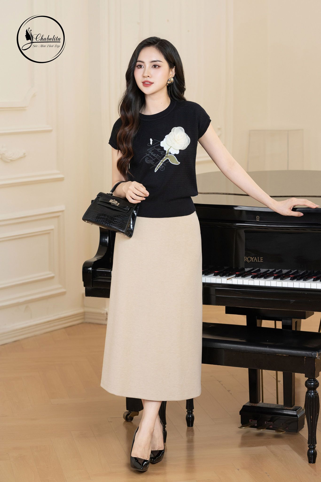 Chân váy nhung xòe màu be