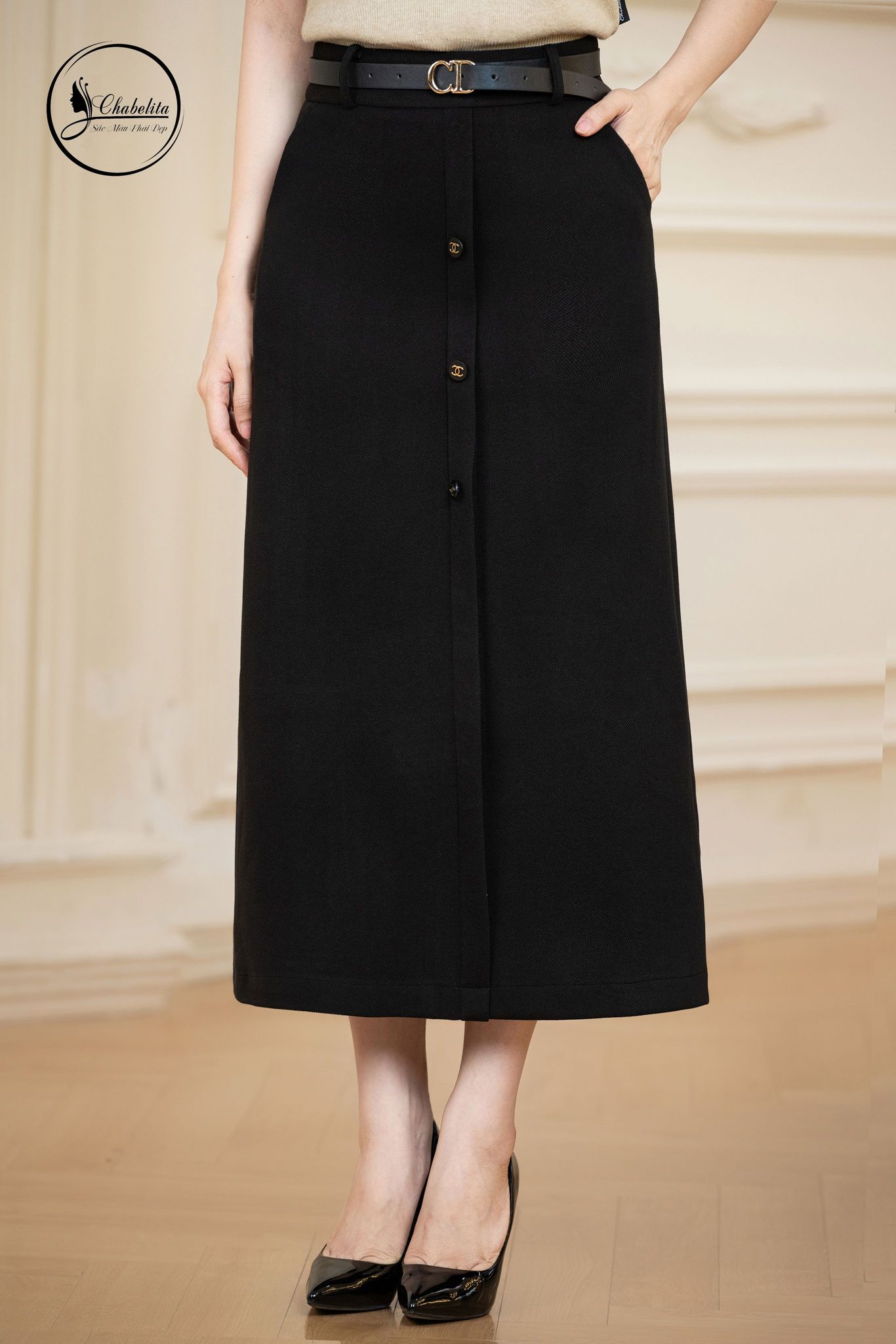 Chân váy dáng ôm túi chéo màu đen