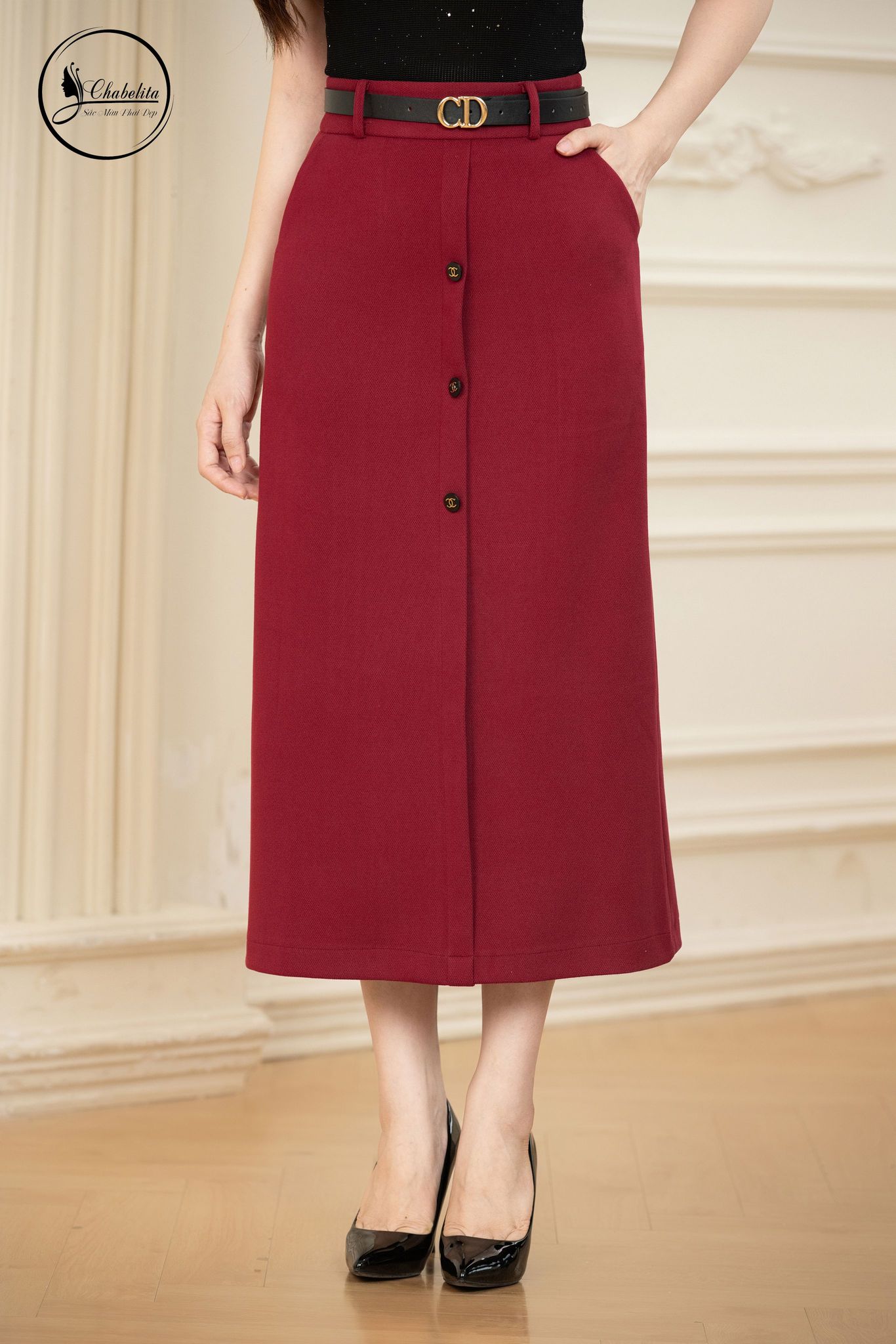 Chân váy dáng ôm túi chéo màu đỏ