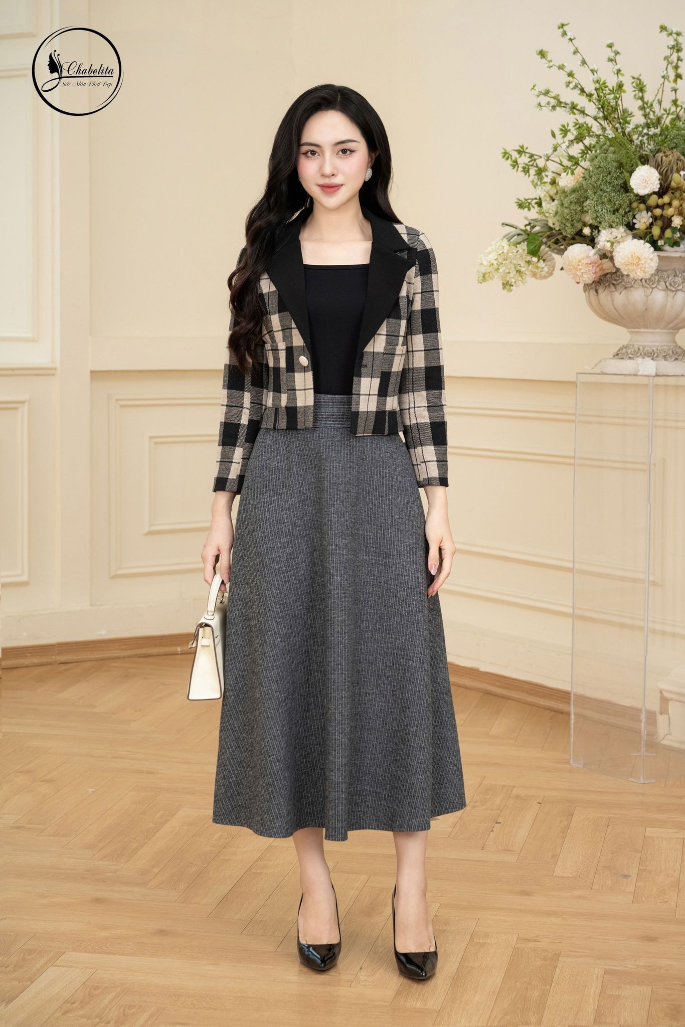 Áo vest dài tay dáng ngắn kẻ đen