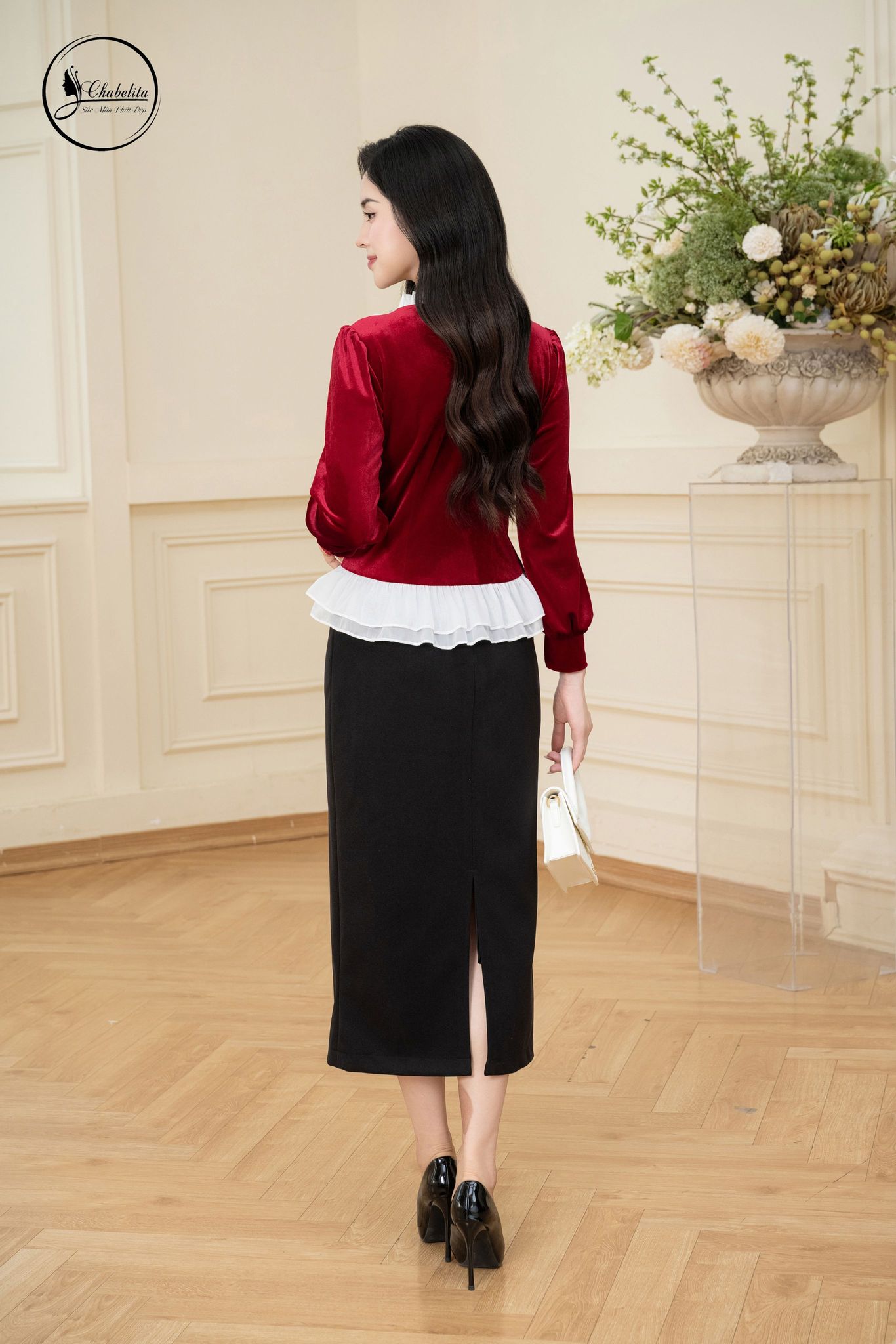 Áo sơ mi nhung cổ tròn phối bèo màu đỏ