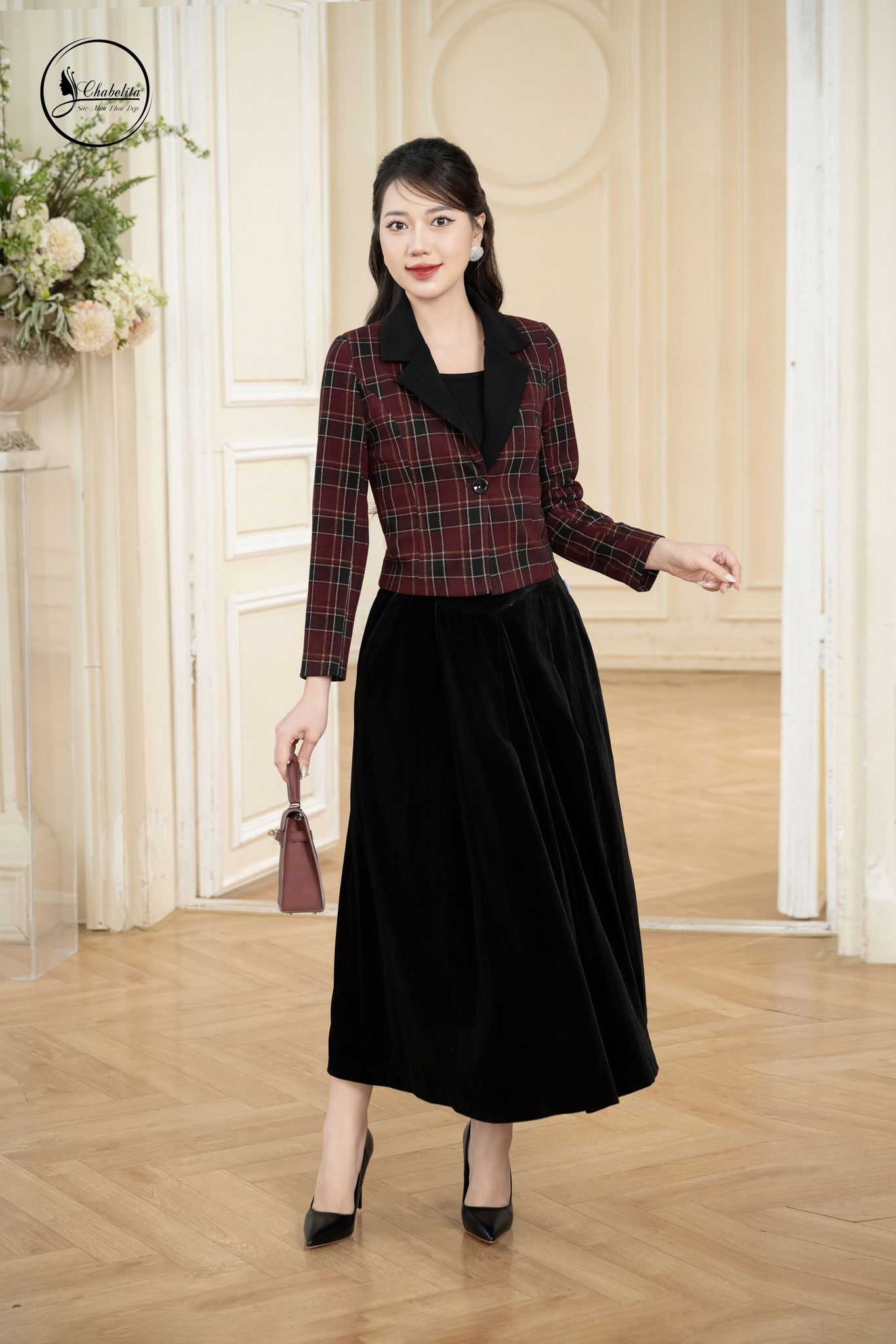 Áo vest dạ dáng ngắn kẻ đỏ