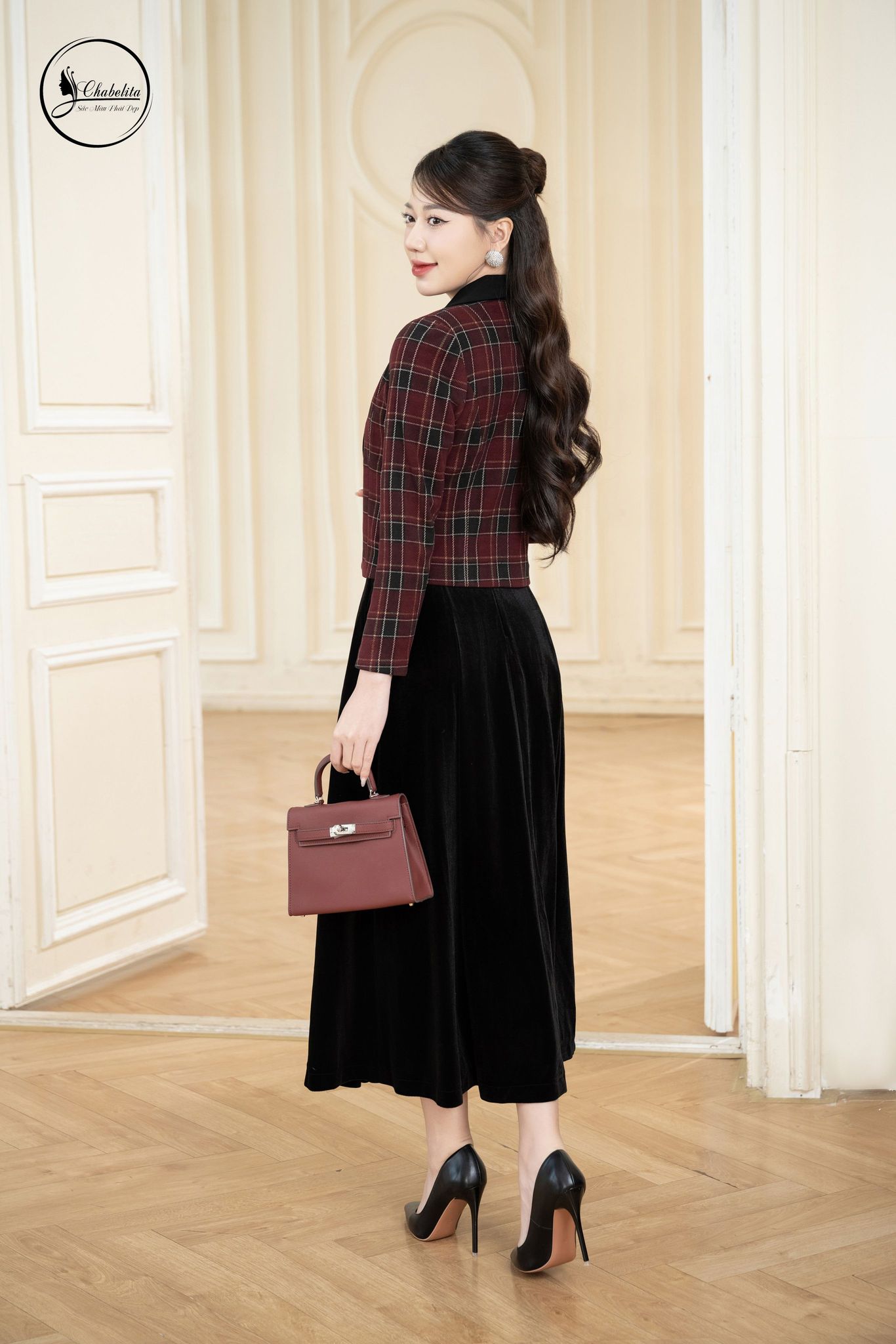 Áo vest dạ dáng ngắn kẻ đỏ