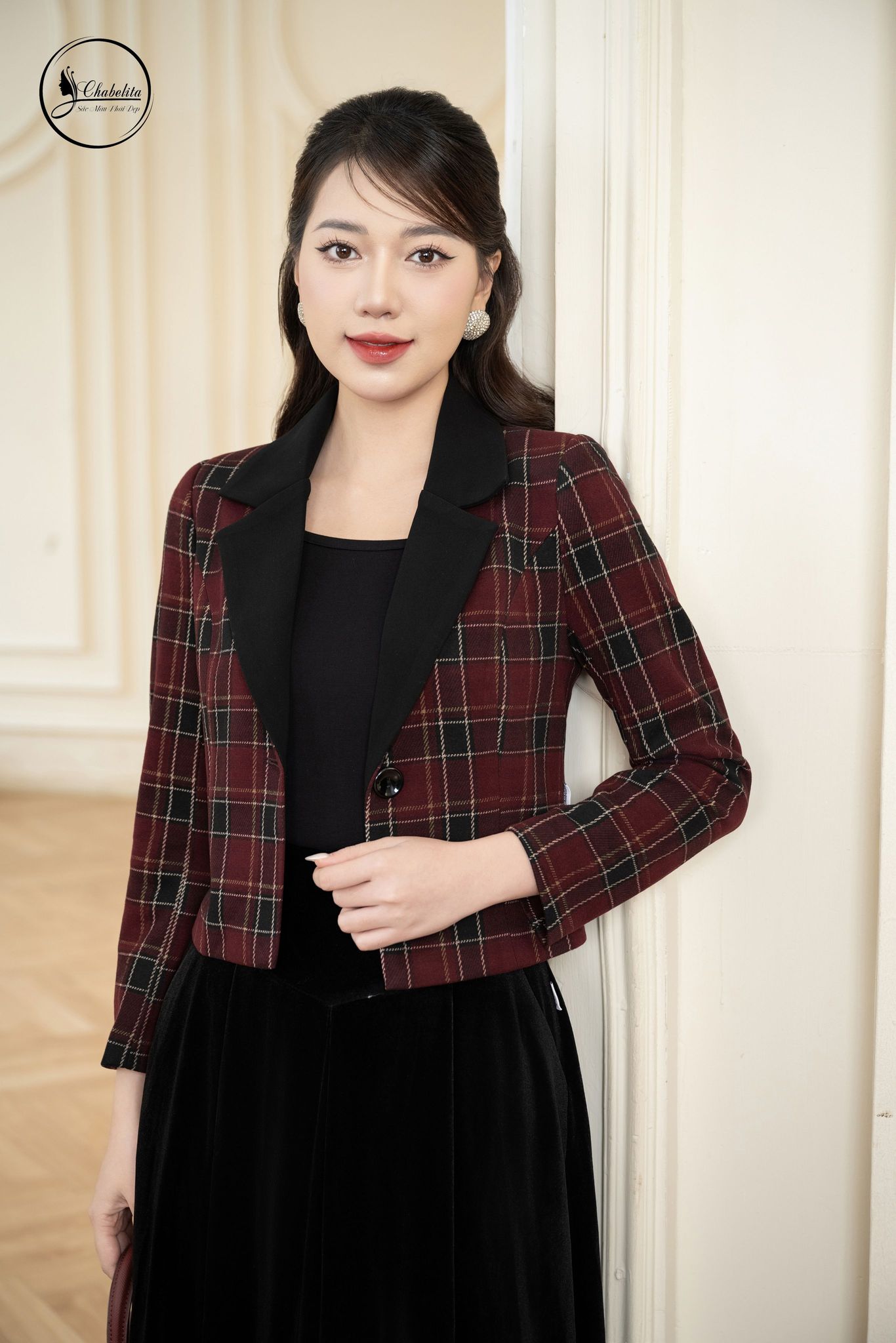 Áo vest dạ dáng ngắn kẻ đỏ