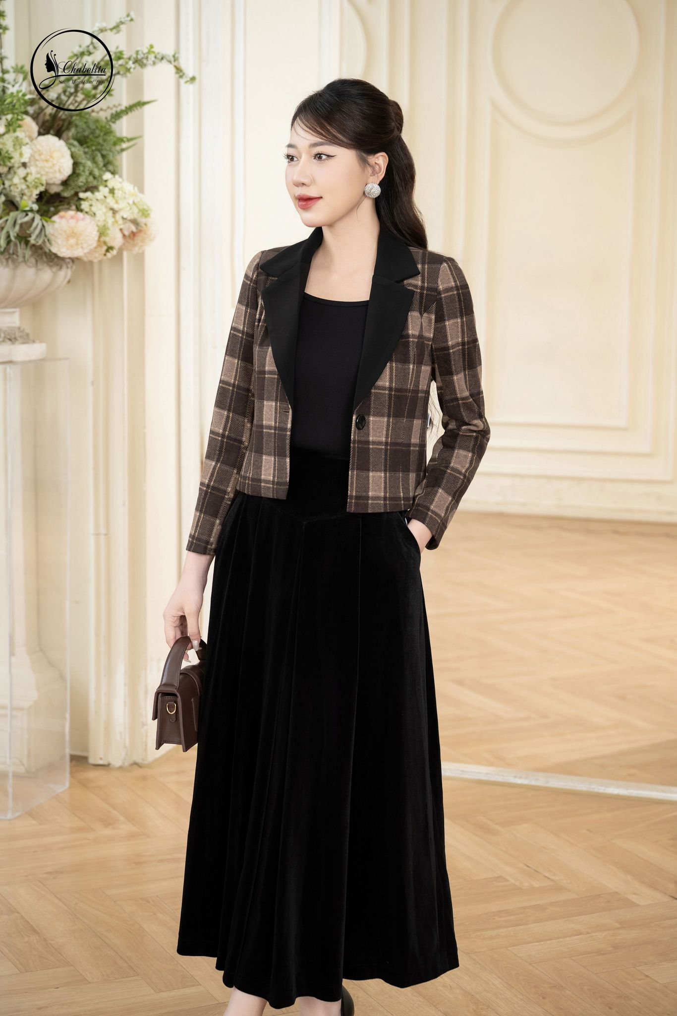 Áo vest dạ dáng ngắn kẻ nâu