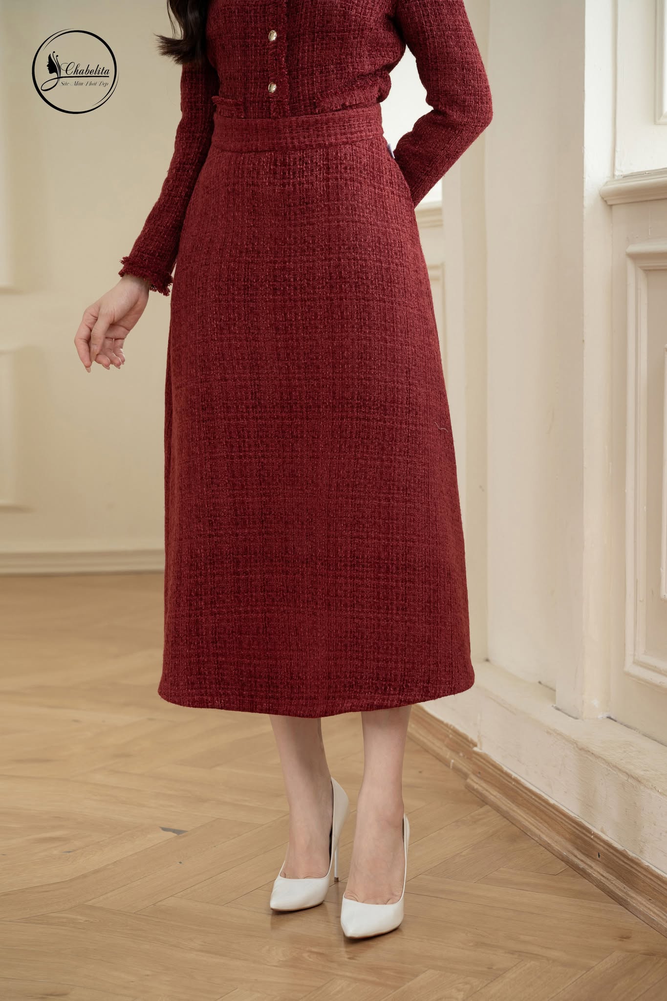 Chân váy dạ màu đỏ