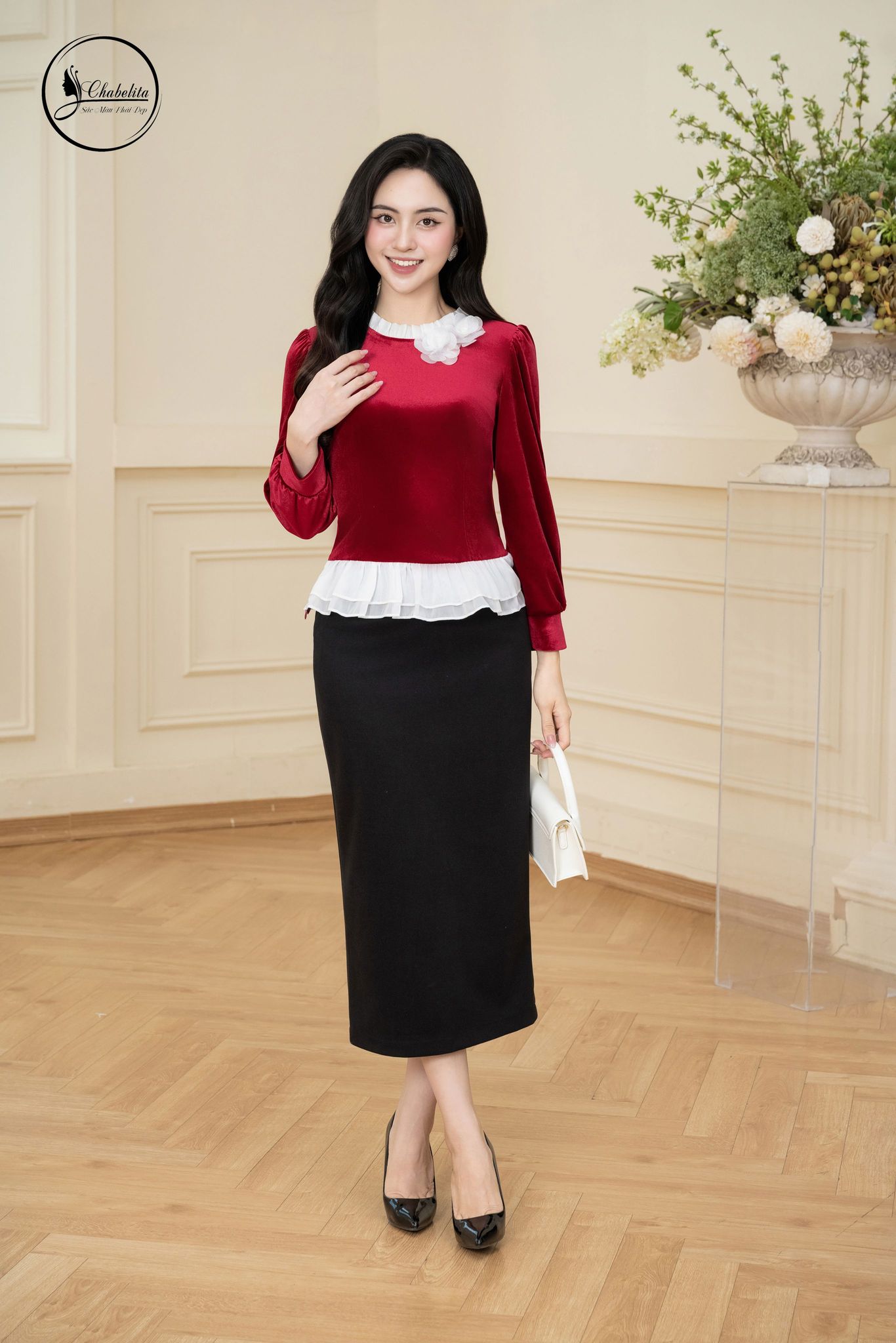 Áo sơ mi nhung cổ tròn phối bèo màu đỏ