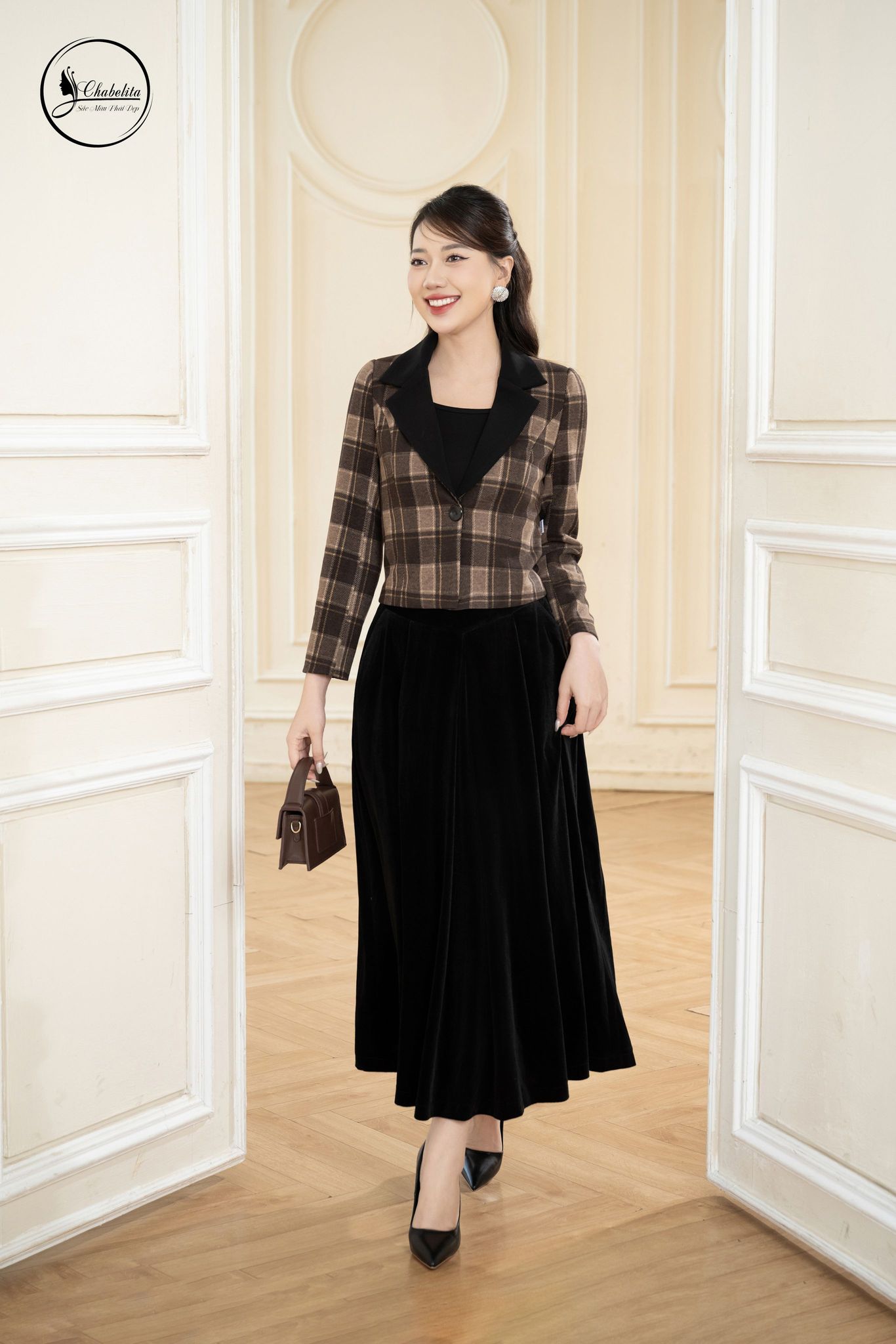 Áo vest dạ dáng ngắn kẻ nâu