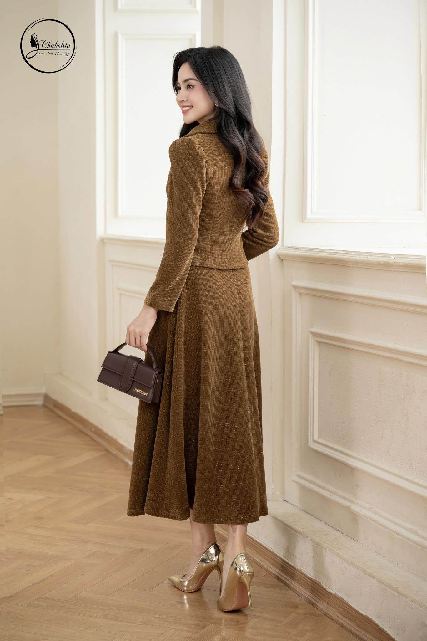 Chân váy xòe màu nâu