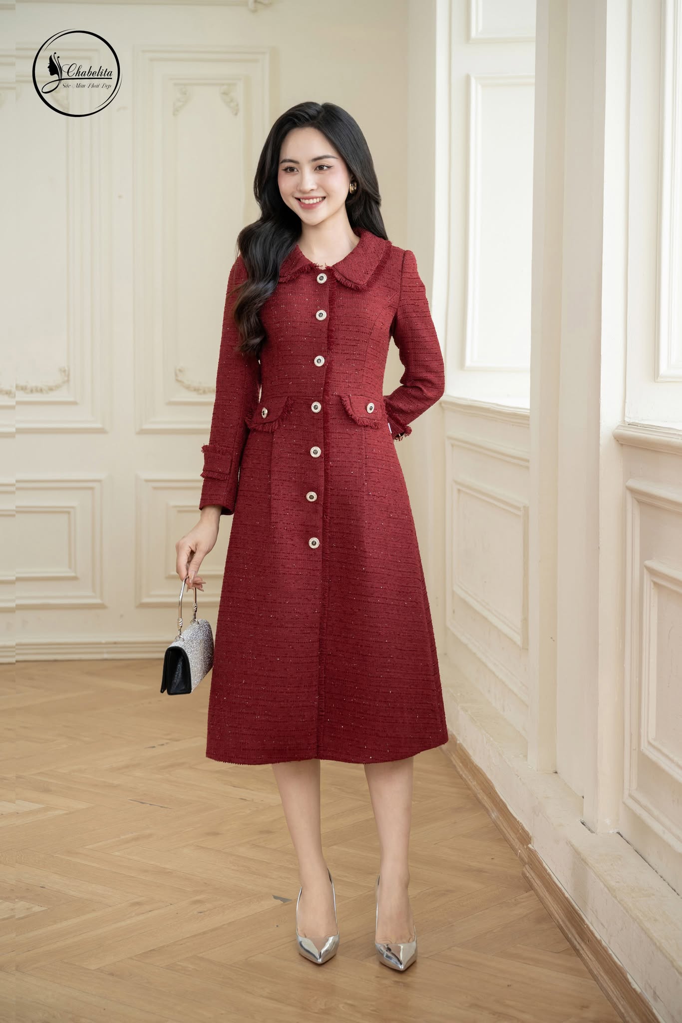 Áo mangto phối viền màu đỏ