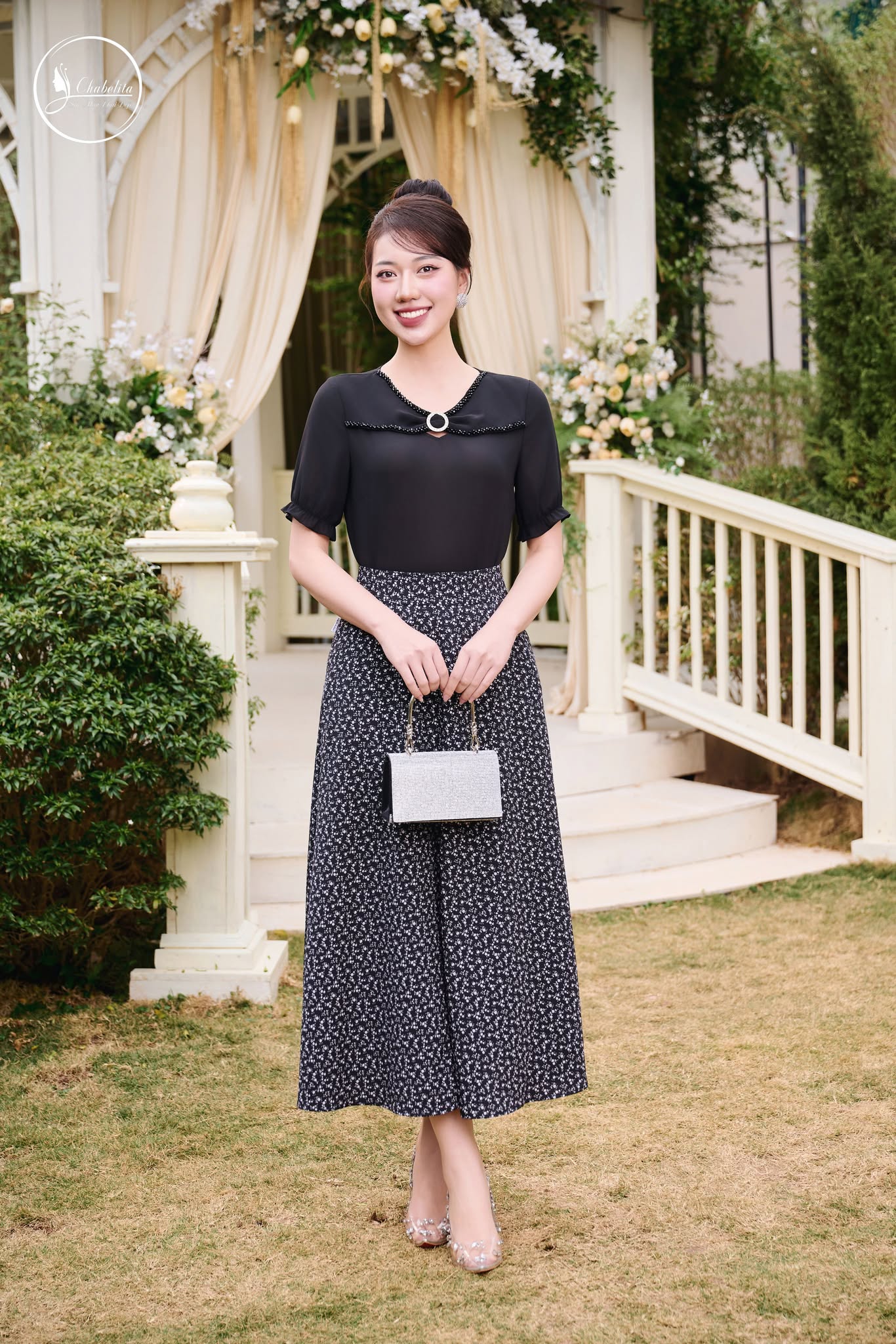 Áo đính đá màu đen