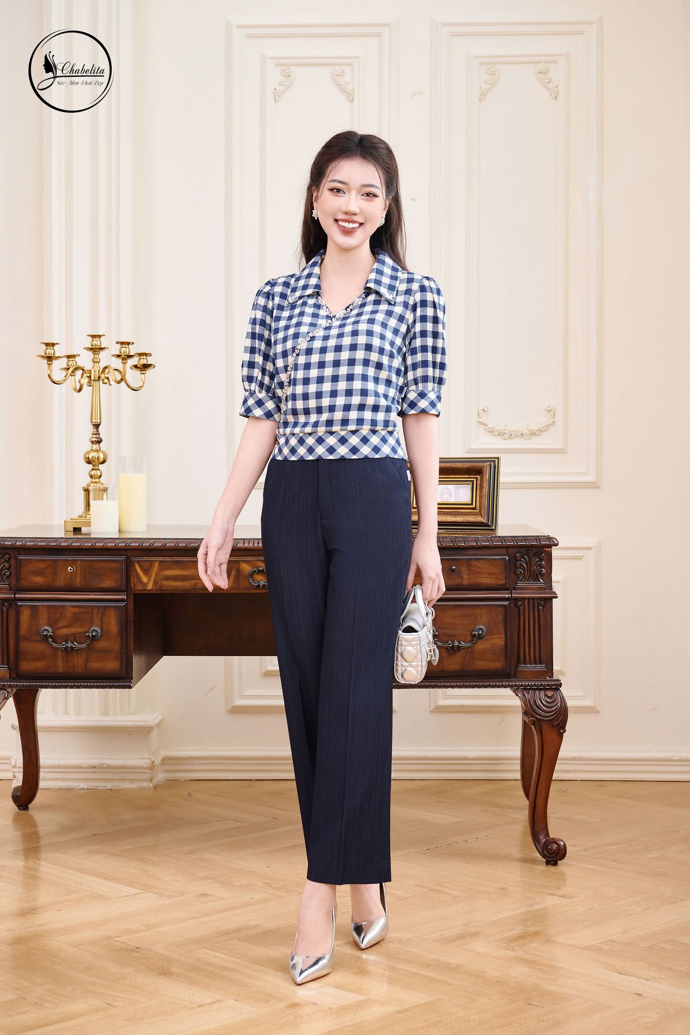 Áo sơ mi kẻ bo đính đá màu xanh