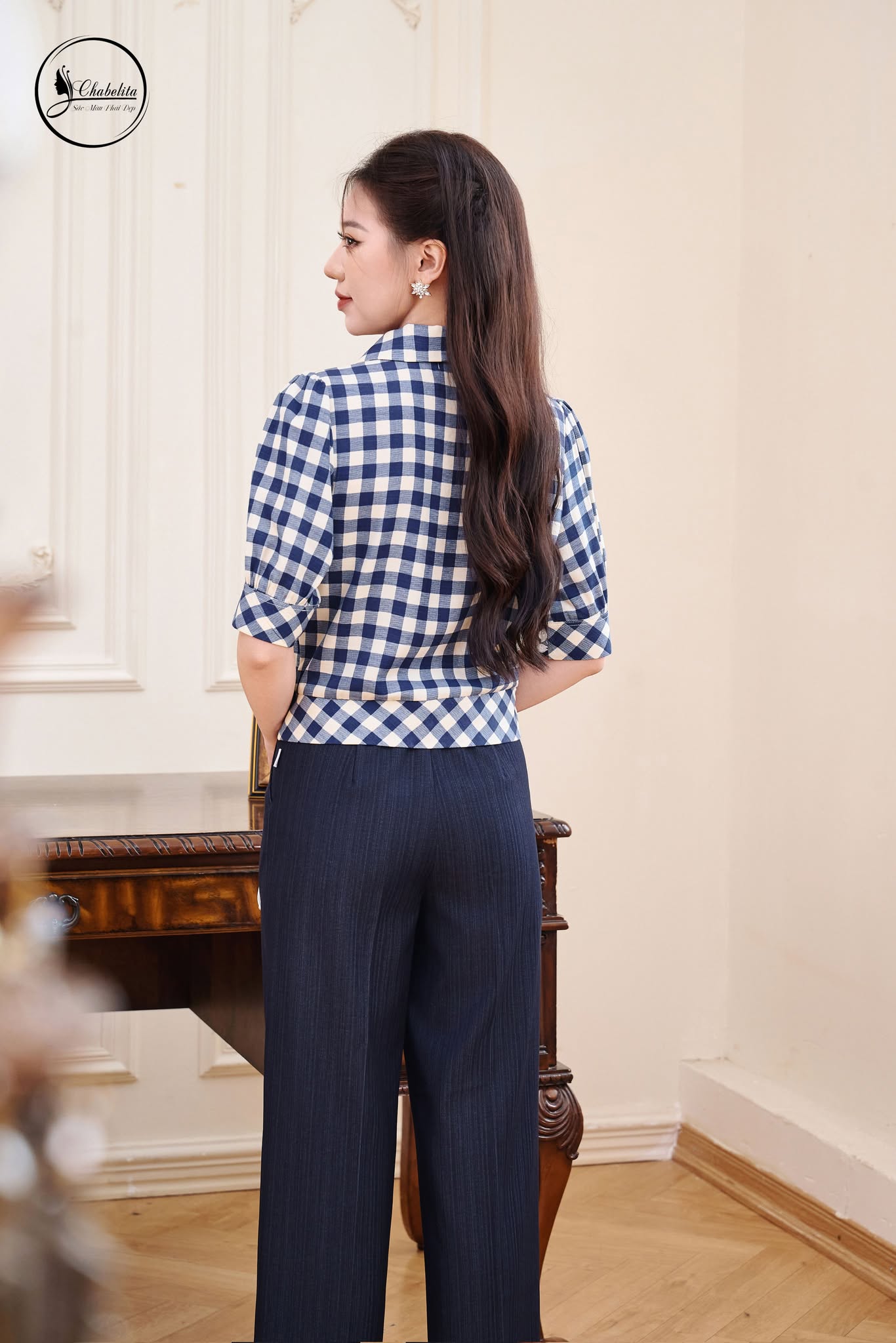 Áo sơ mi kẻ bo đính đá màu xanh