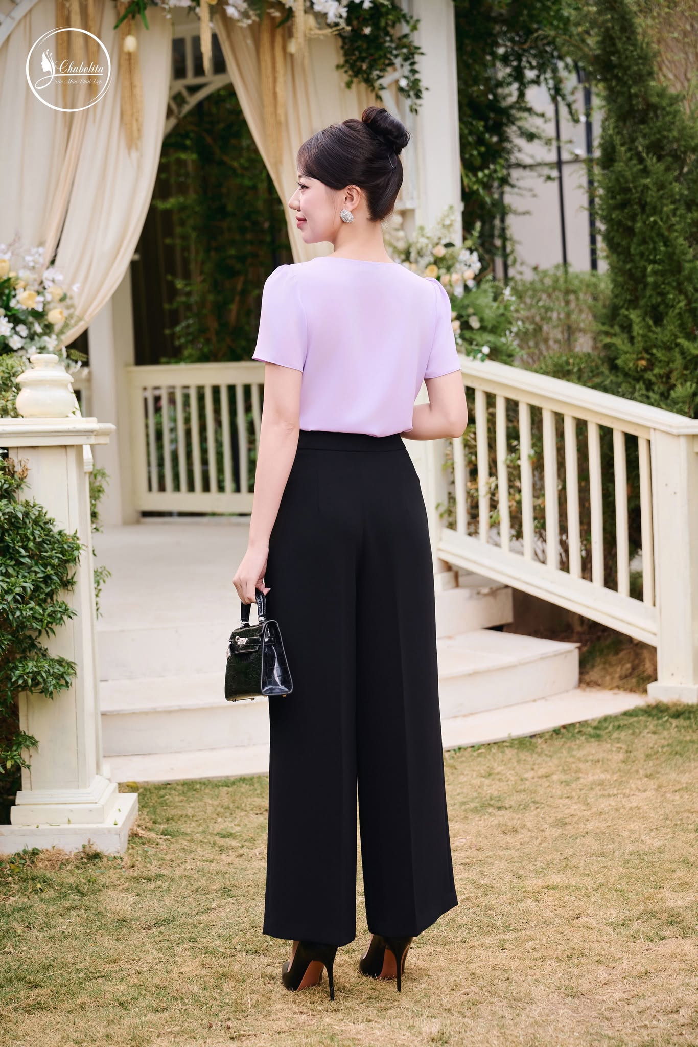 Áo sơ mi cổ tròn phối nơ màu tím