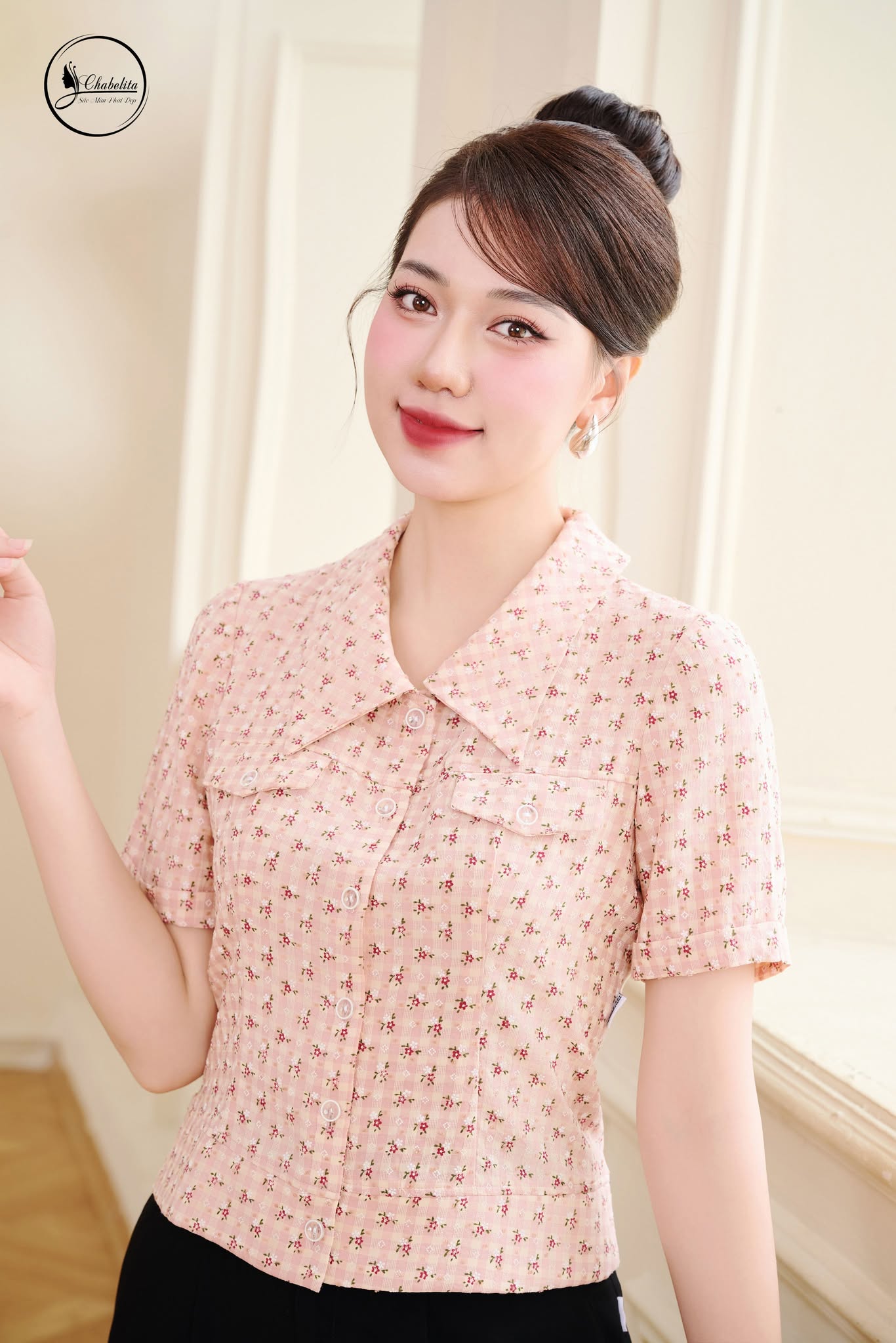 Áo sơ mi hoa tay lỡ màu hồng