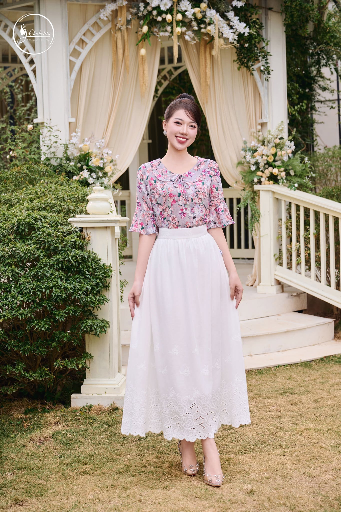 Chân váy xòe màu trắng