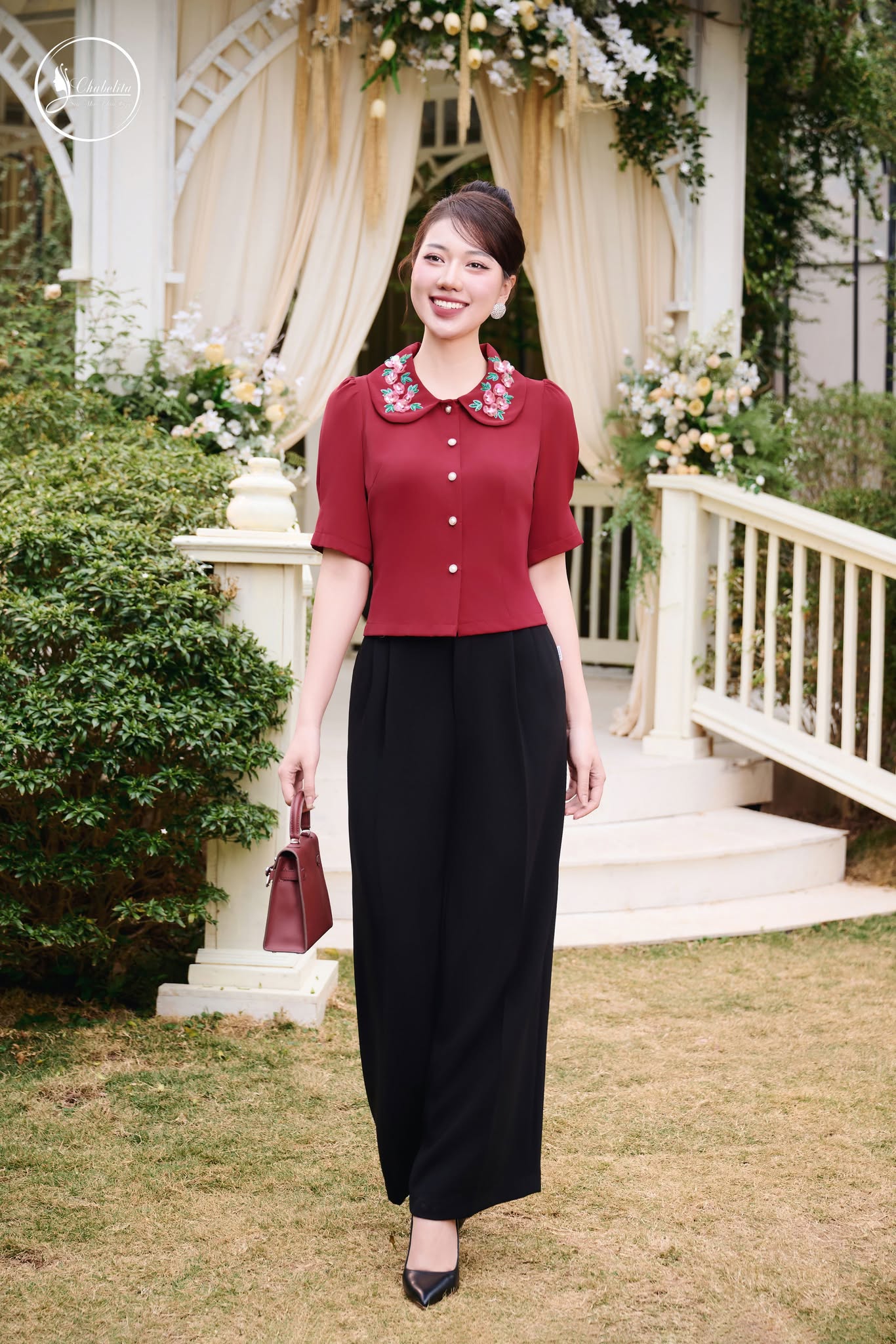 Áo sơ mi thêu lá cổ màu đỏ