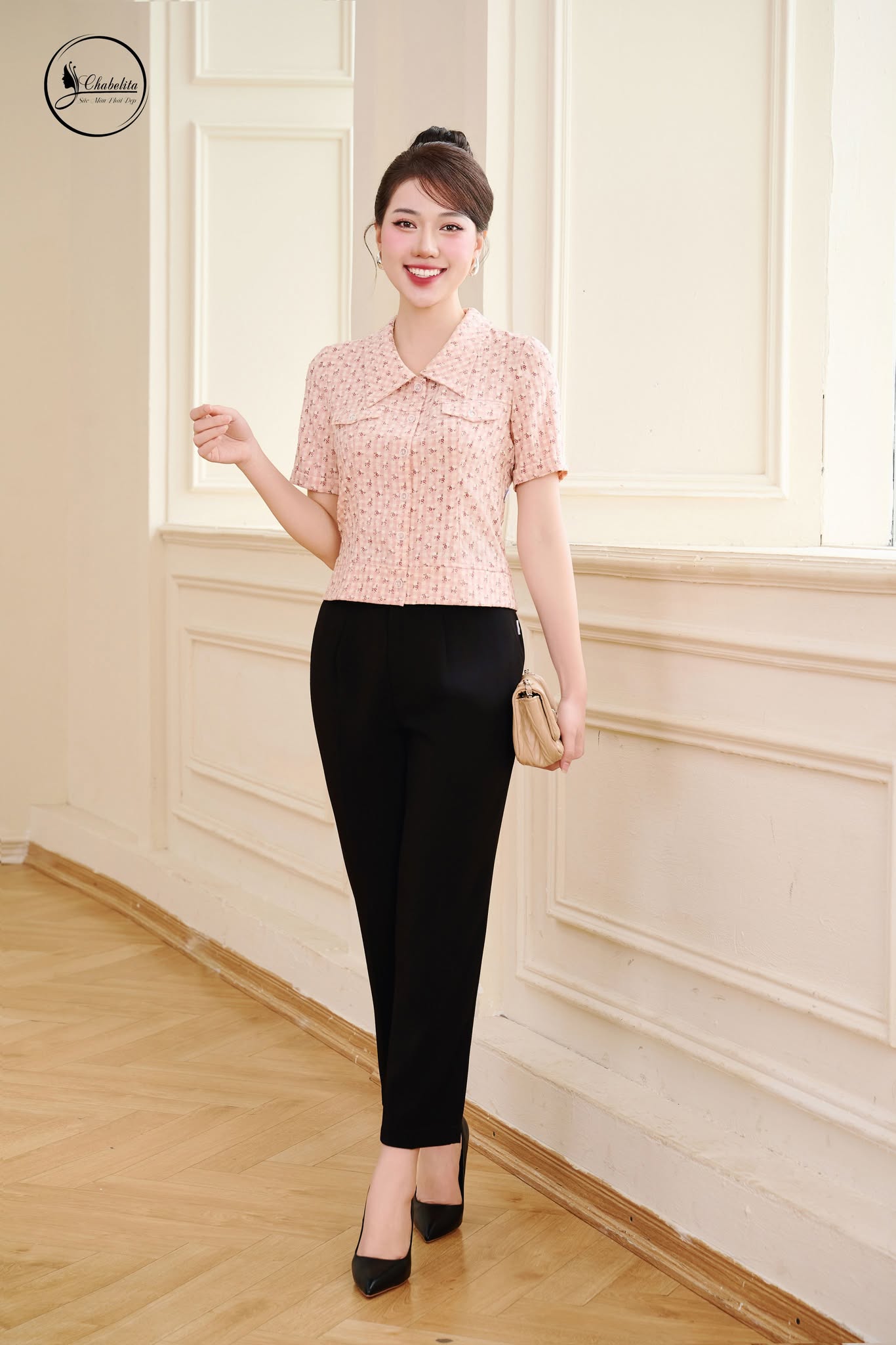 Áo sơ mi hoa tay lỡ màu hồng