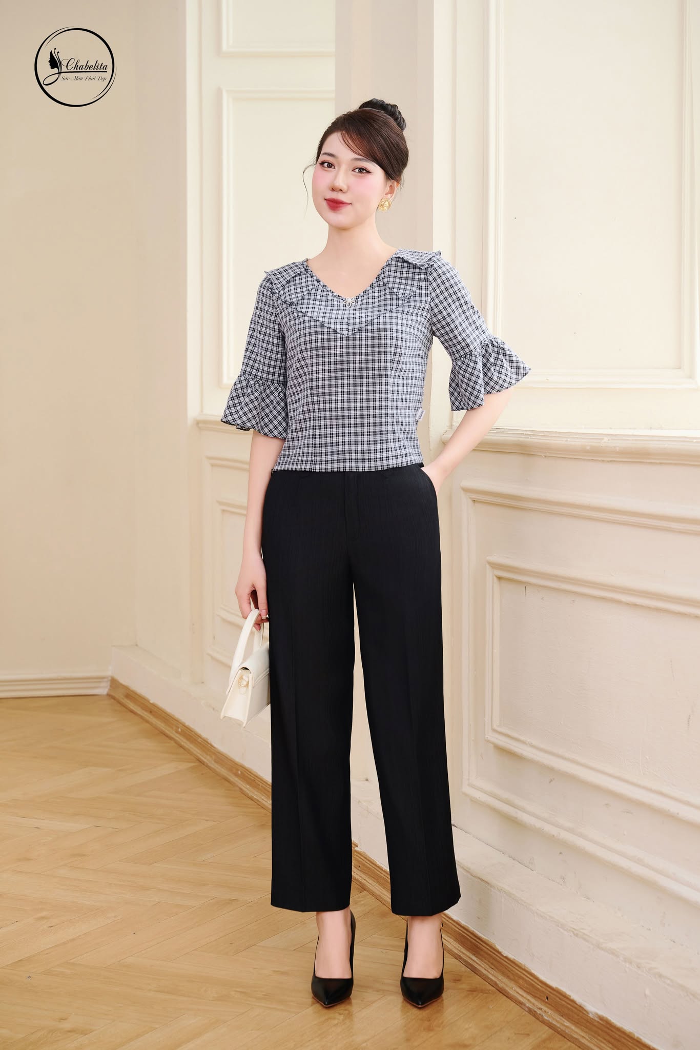 Áo sơ mi kẻ cổ tim tay lỡ màu đen