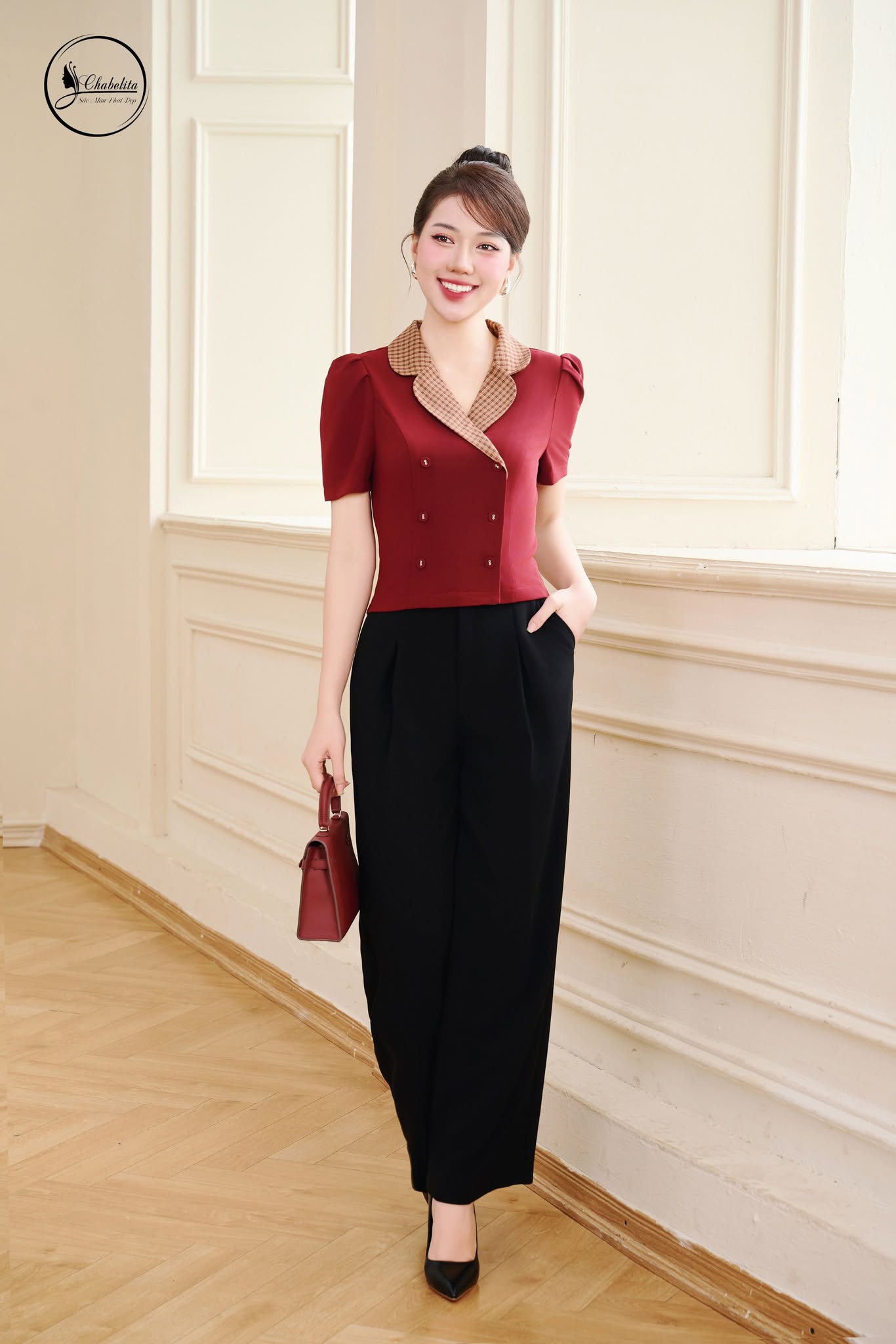 Áo phối cổ màu đỏ