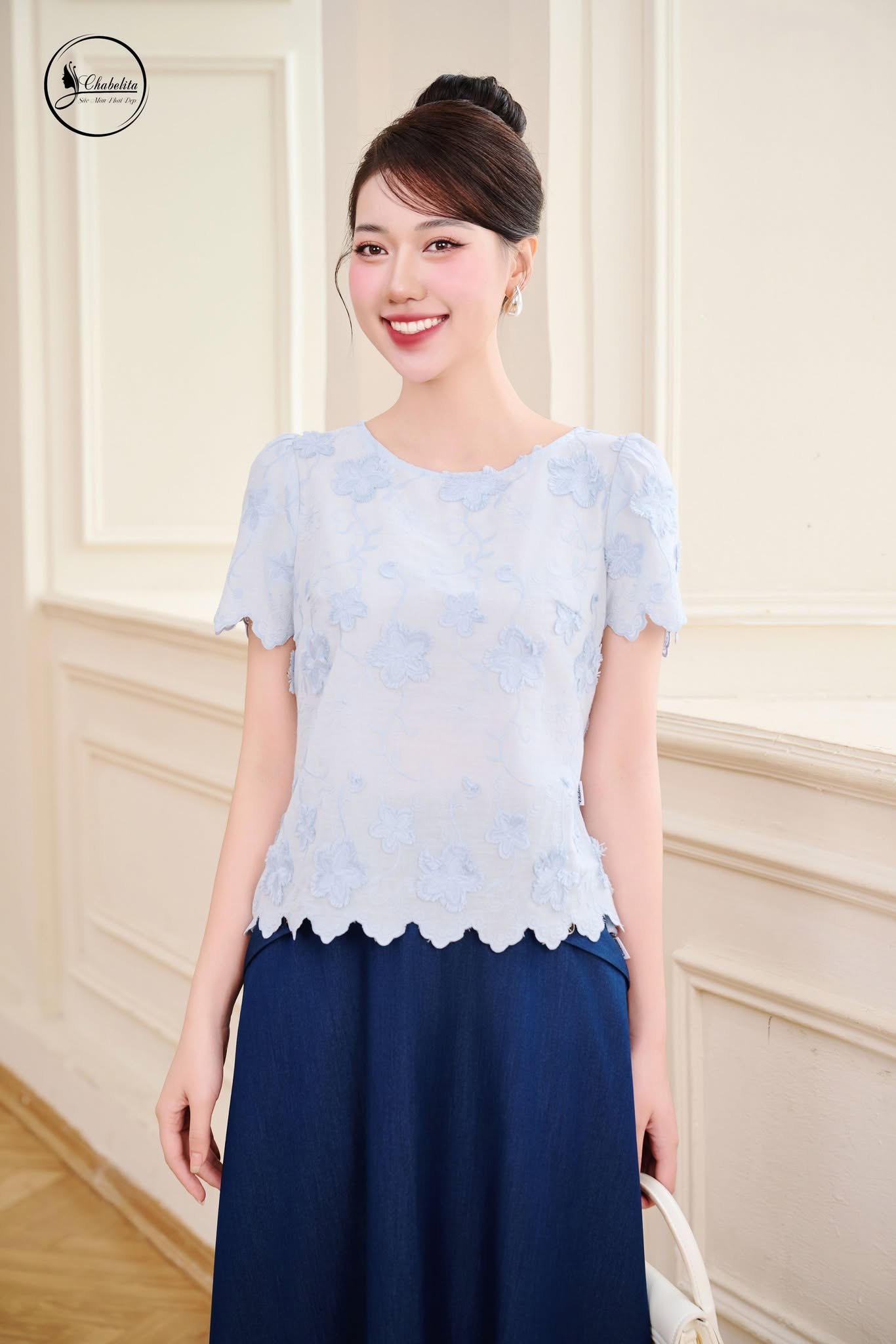 Sơ mi tay lỡ cổ tròn màu xanh