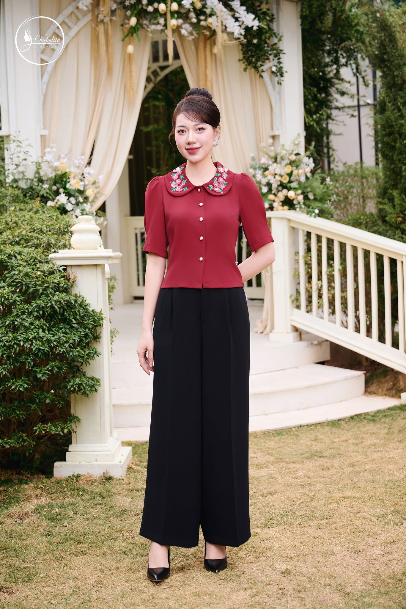 Áo sơ mi thêu lá cổ màu đỏ