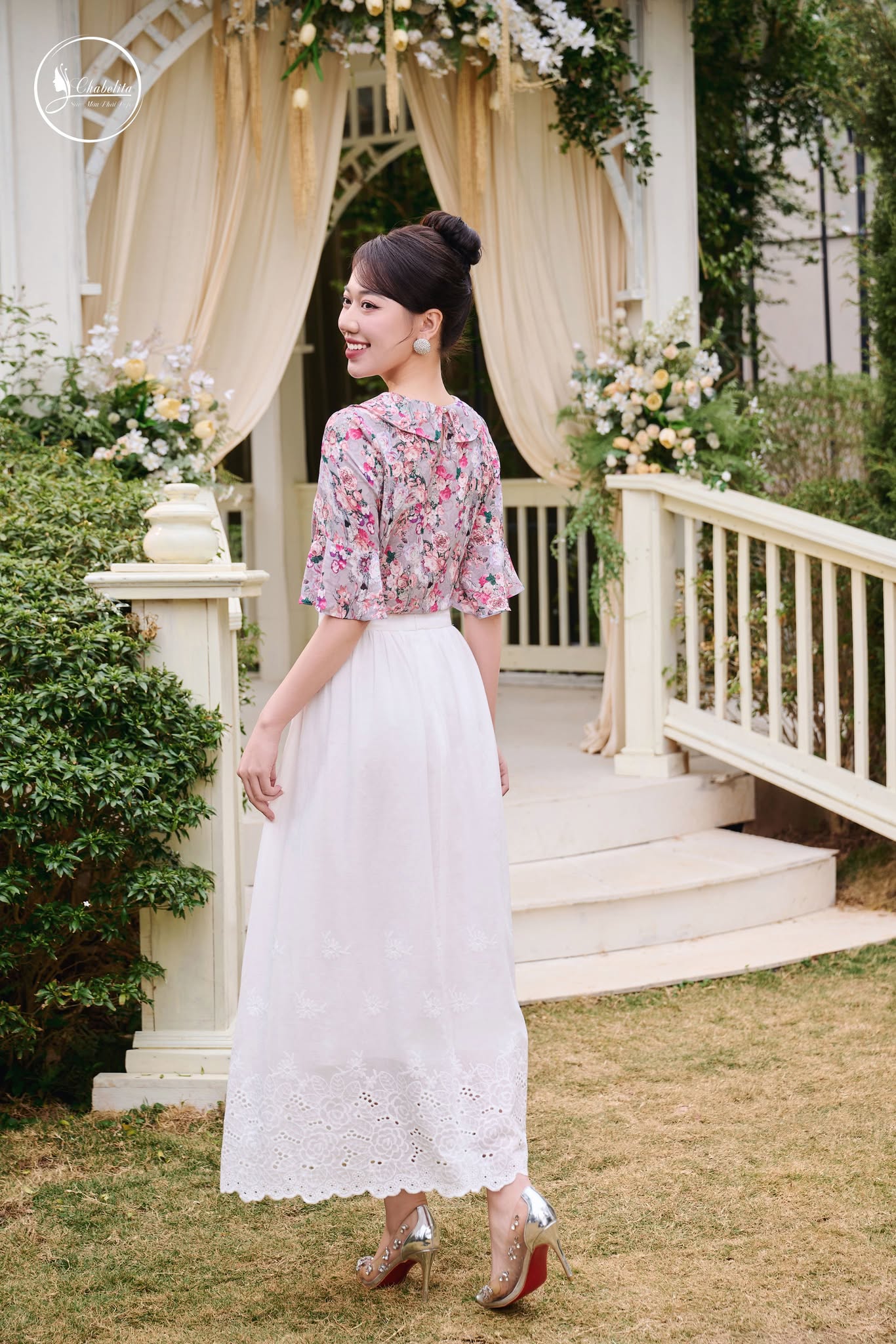 Áo sơ mi hoa cổ sen phối dây nơ màu hồng