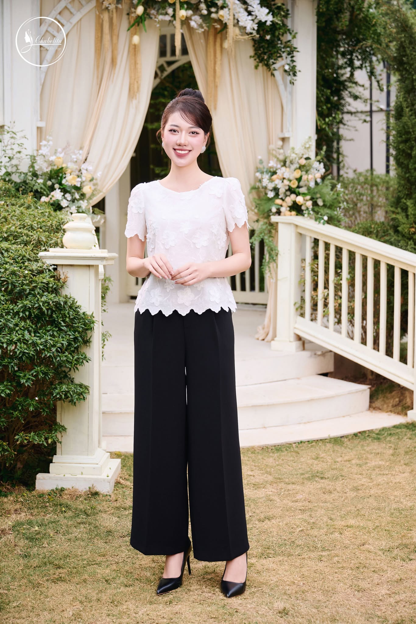 Sơ mi tay lỡ cổ tròn màu trắng