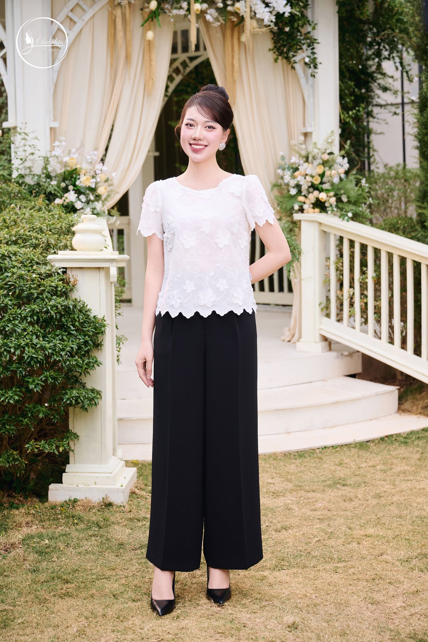 Sơ mi tay lỡ cổ tròn màu trắng