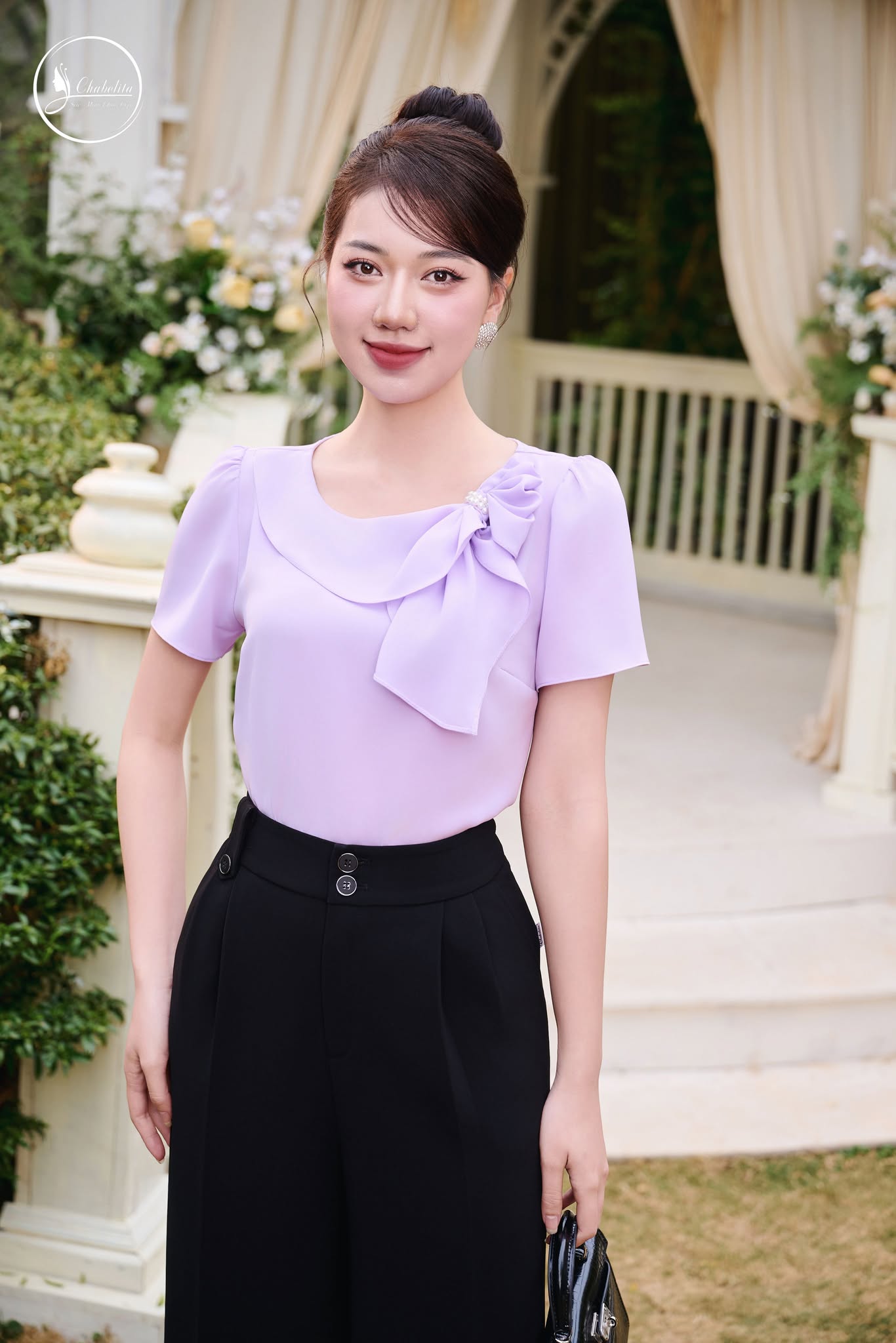 Áo sơ mi cổ tròn phối nơ màu tím