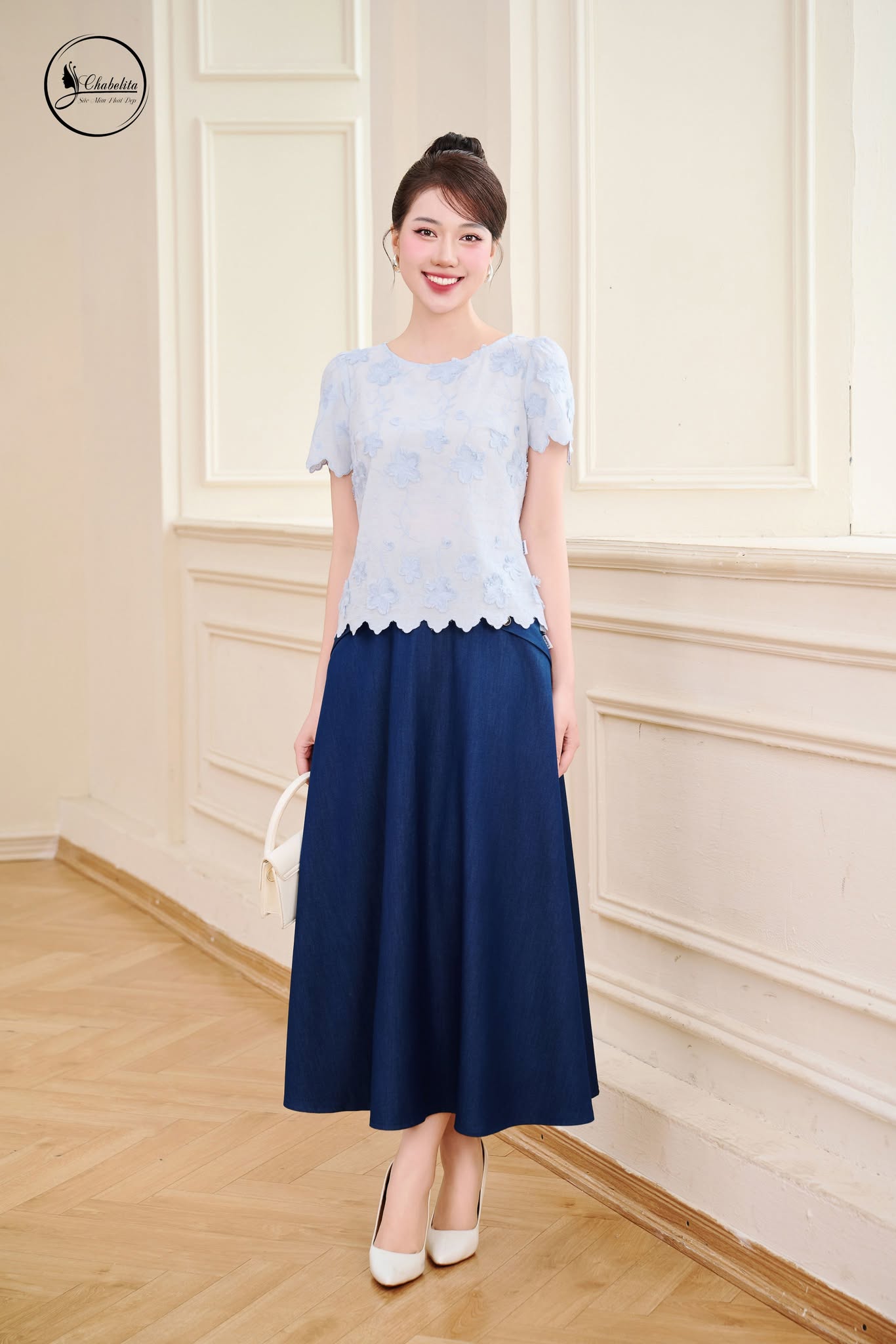 Sơ mi tay lỡ cổ tròn màu xanh