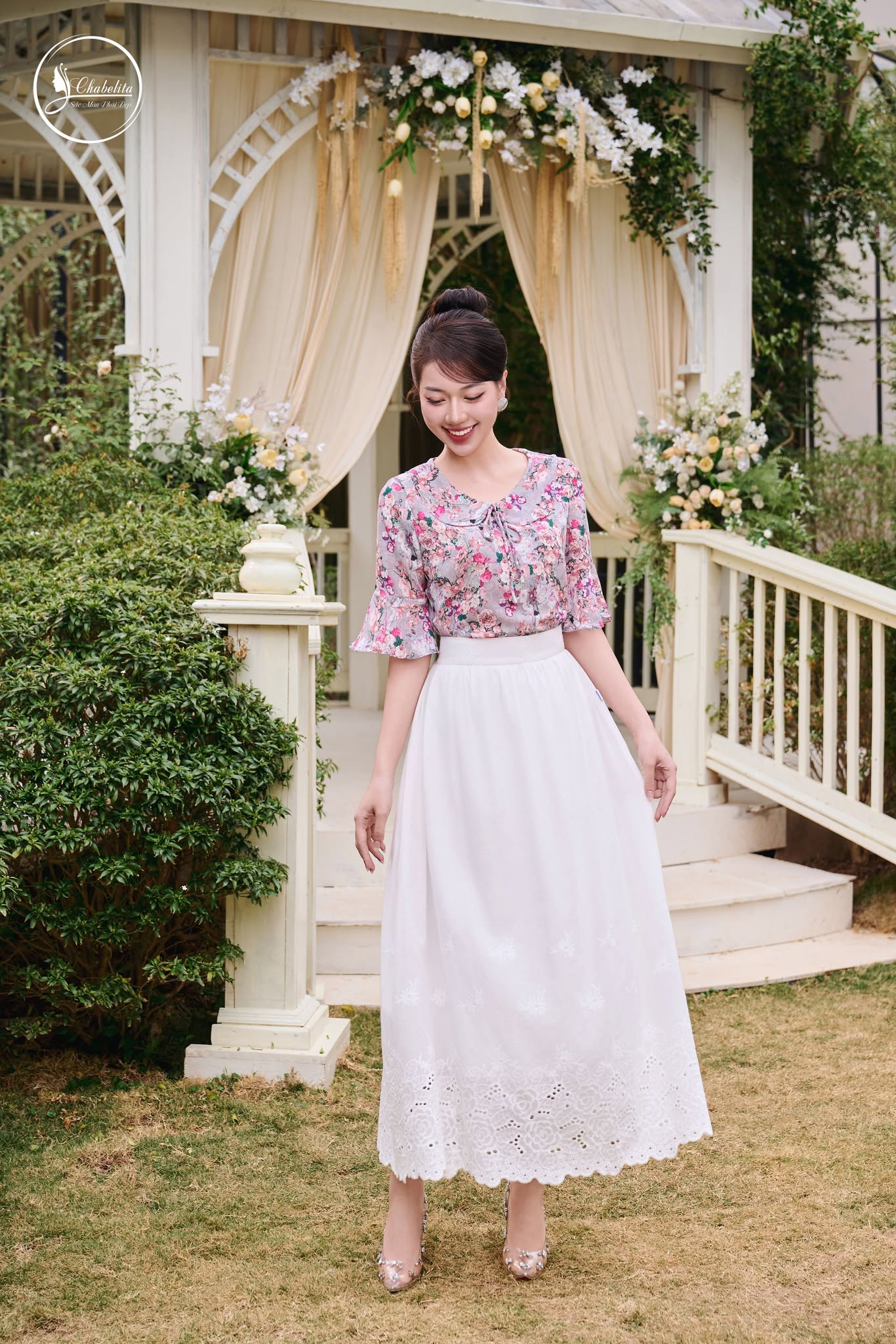 Áo sơ mi hoa cổ sen phối dây nơ màu hồng