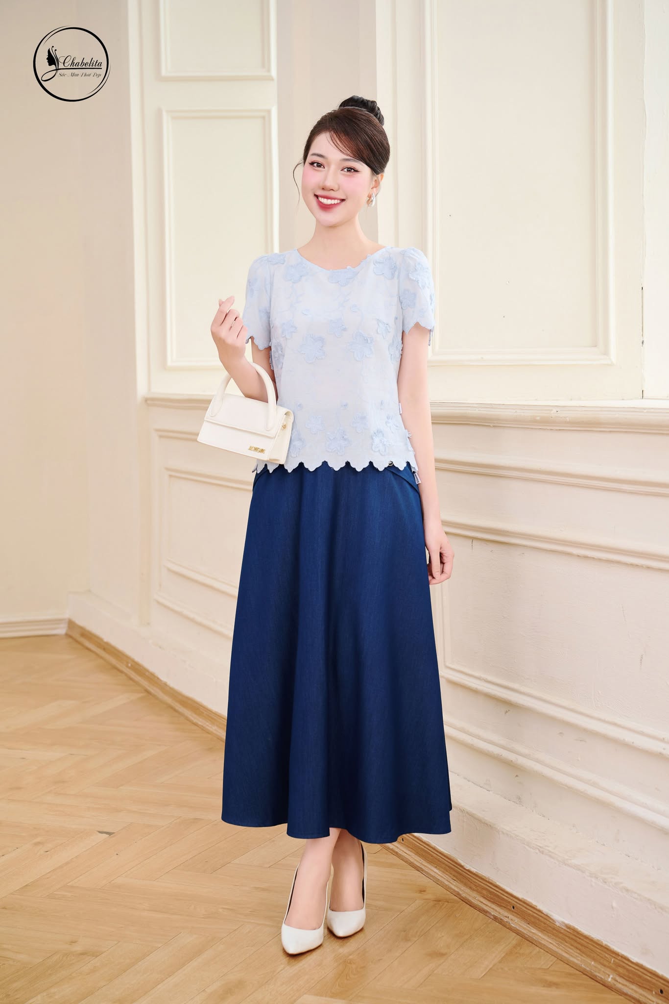 Sơ mi tay lỡ cổ tròn màu xanh