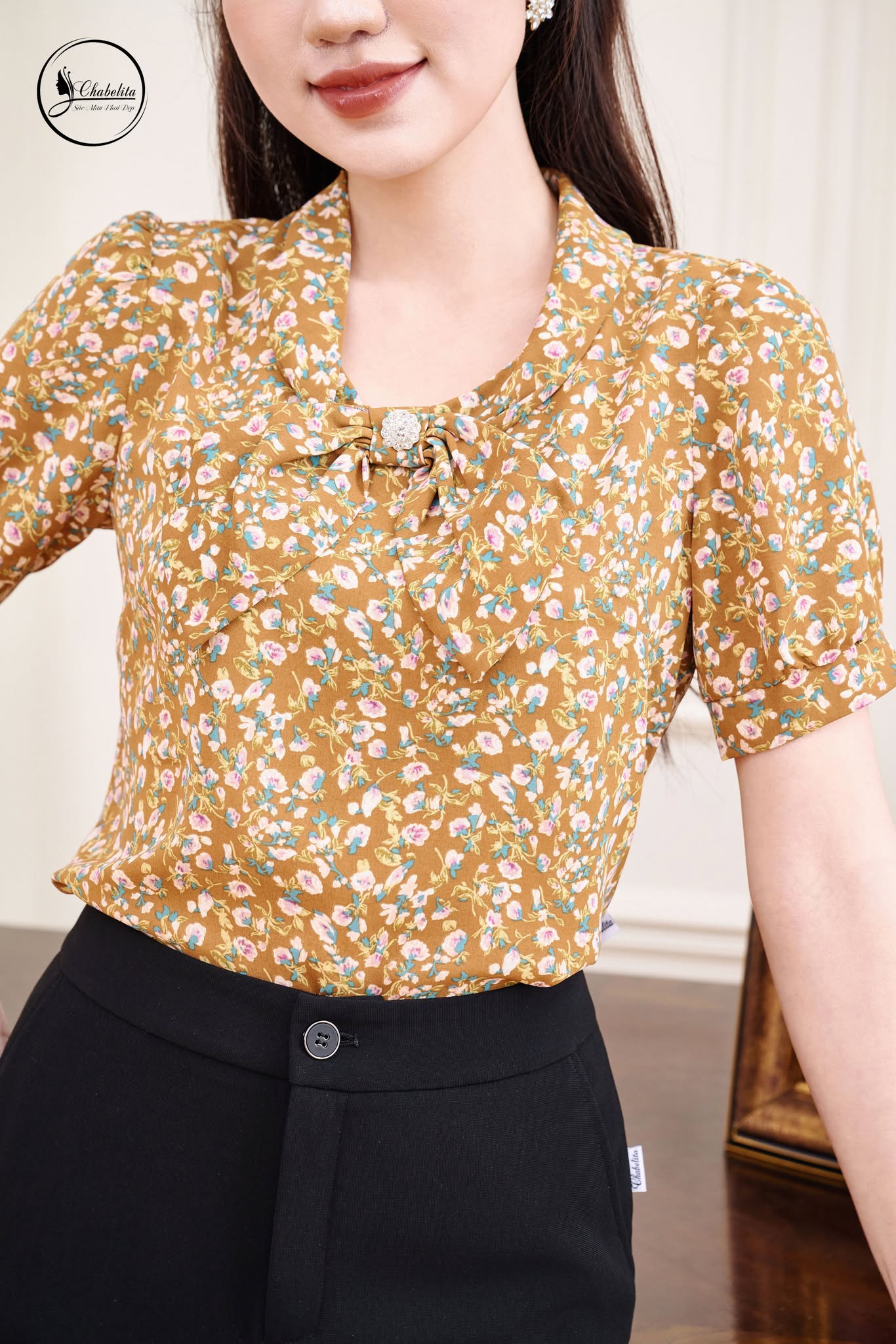 Áo sơ mi hoa tay lỡ màu vàng