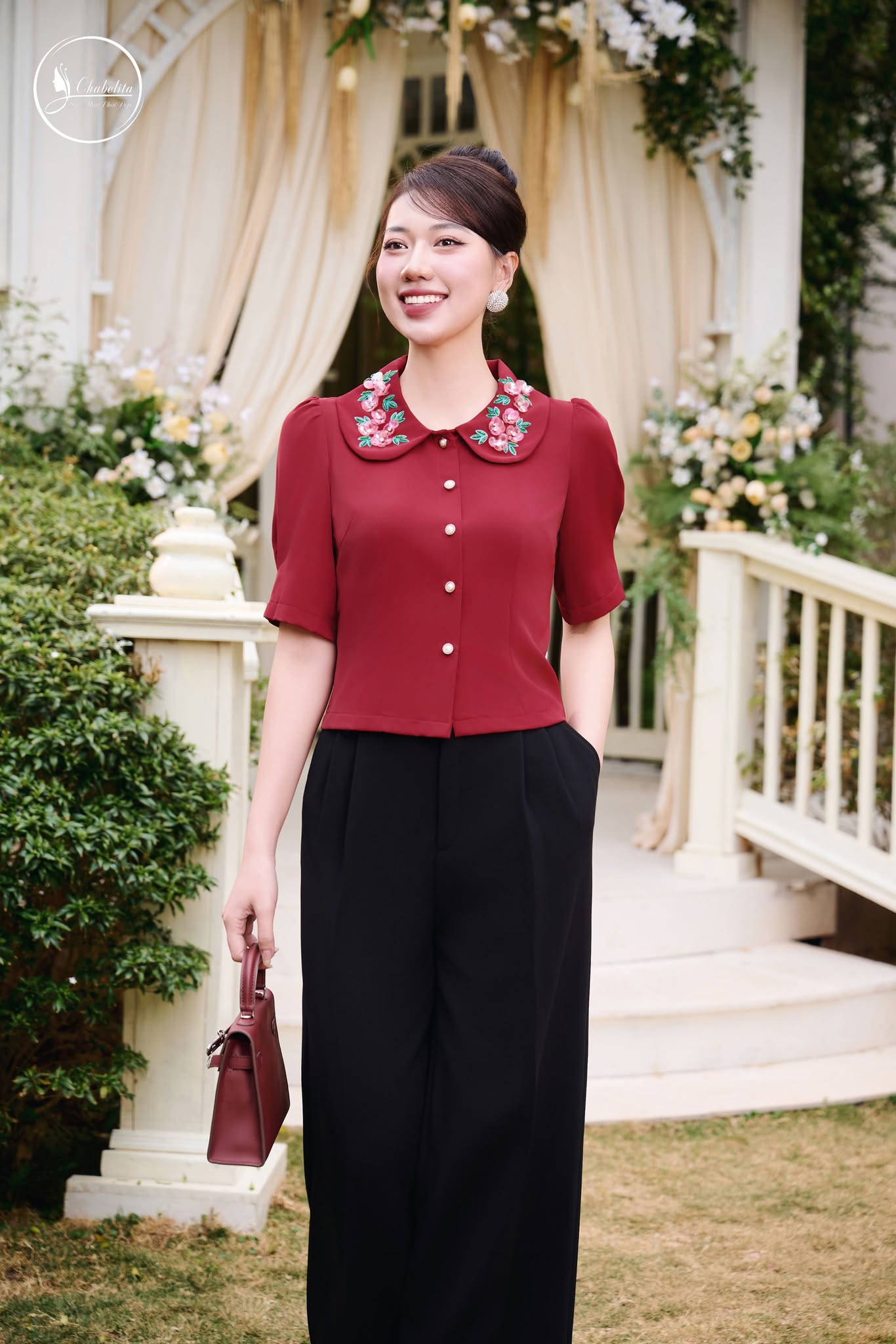 Áo sơ mi thêu lá cổ màu đỏ