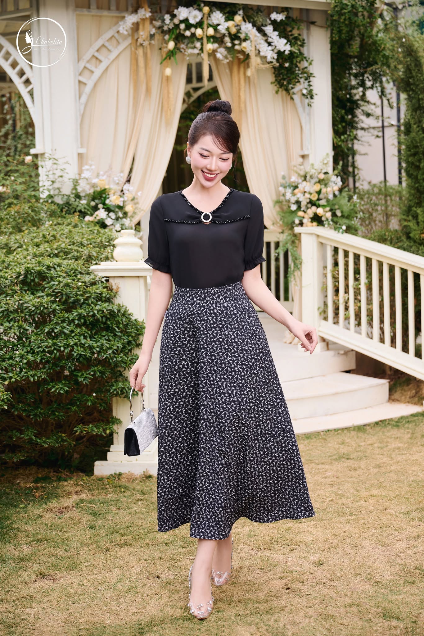 Áo đính đá màu đen