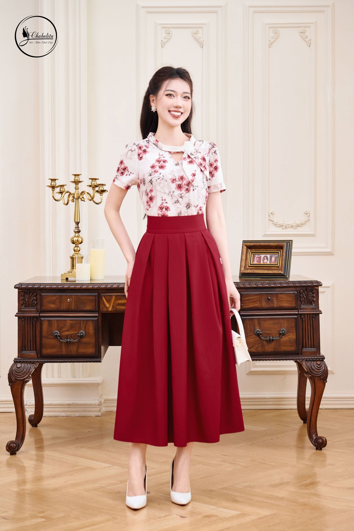 Áo sơ mi cổ cách điệu tay lỡ hoa hồng