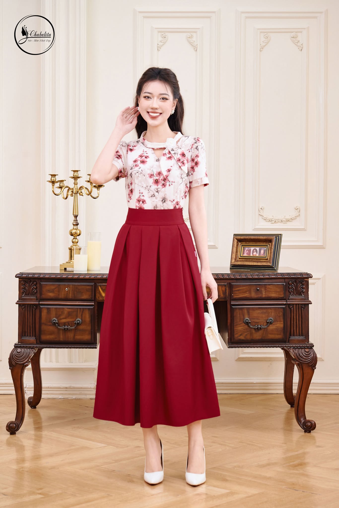 Áo sơ mi cổ cách điệu tay lỡ hoa hồng