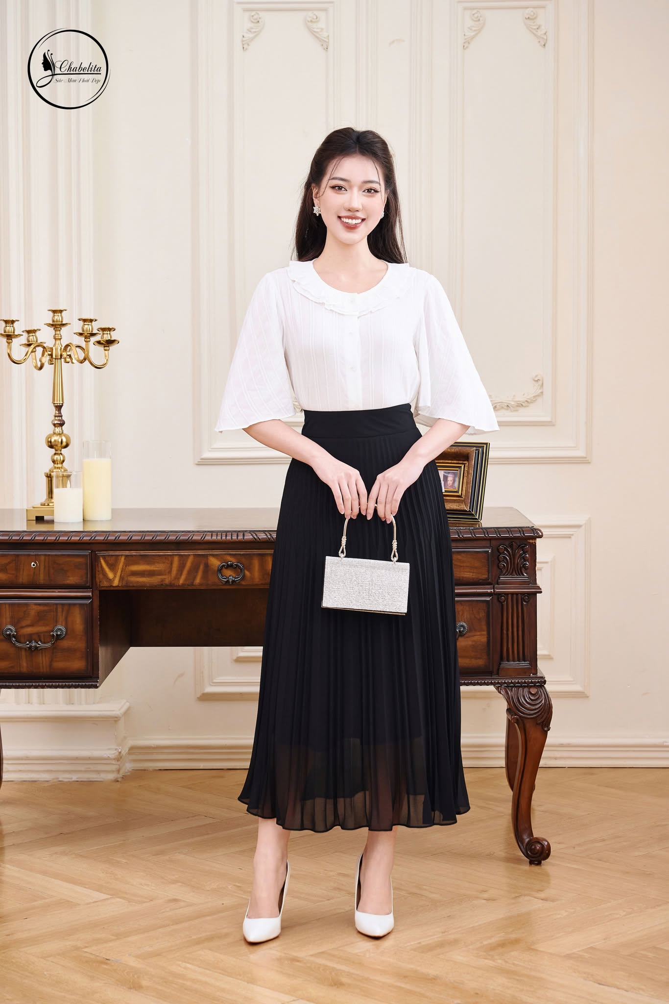 Áo sơ mi thô cổ bèo màu trắng