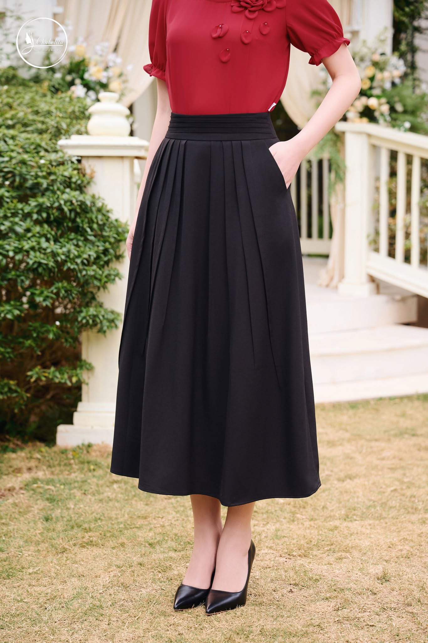 Chân váy xếp ly trước dáng dài màu đen