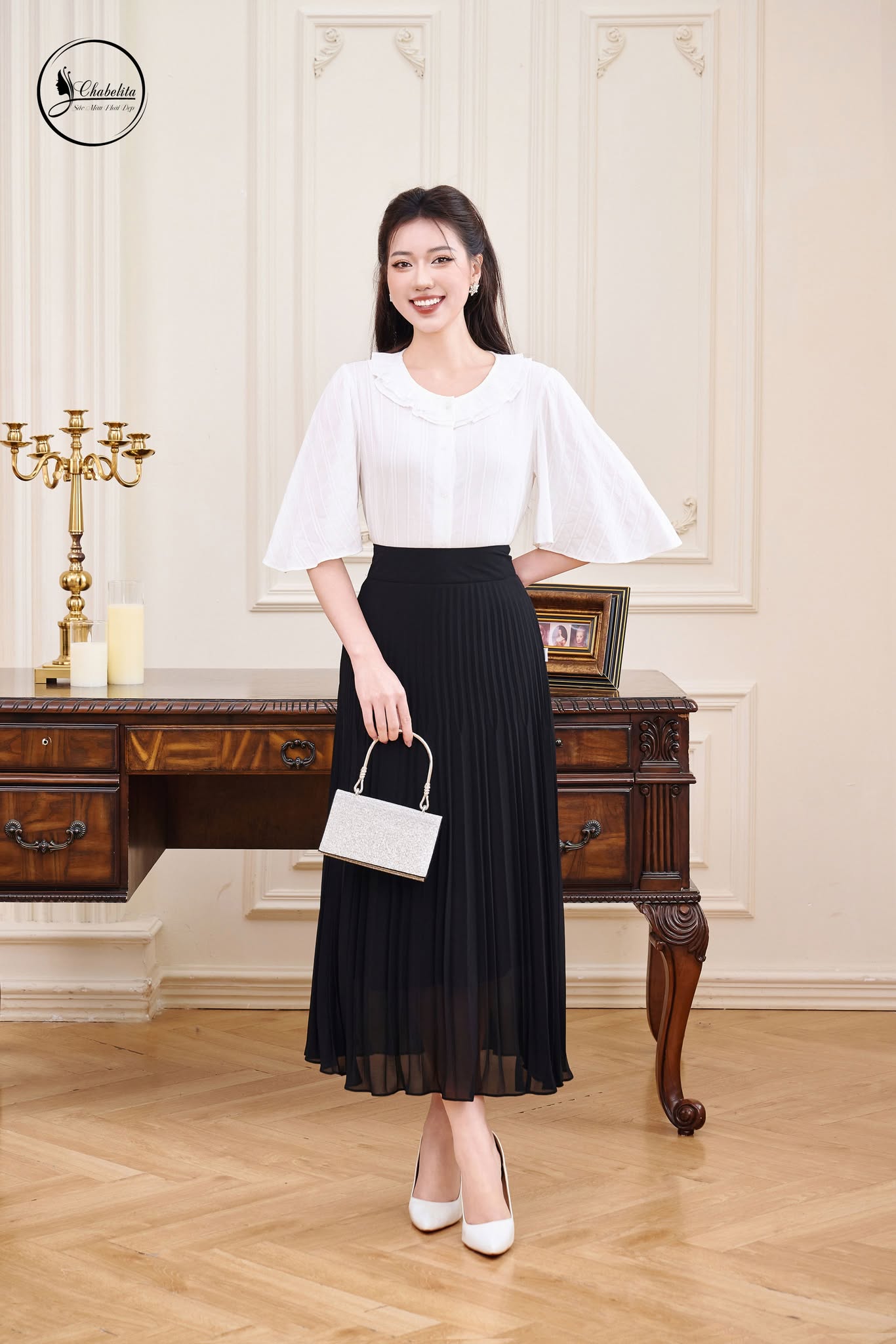 Áo sơ mi thô cổ bèo màu trắng