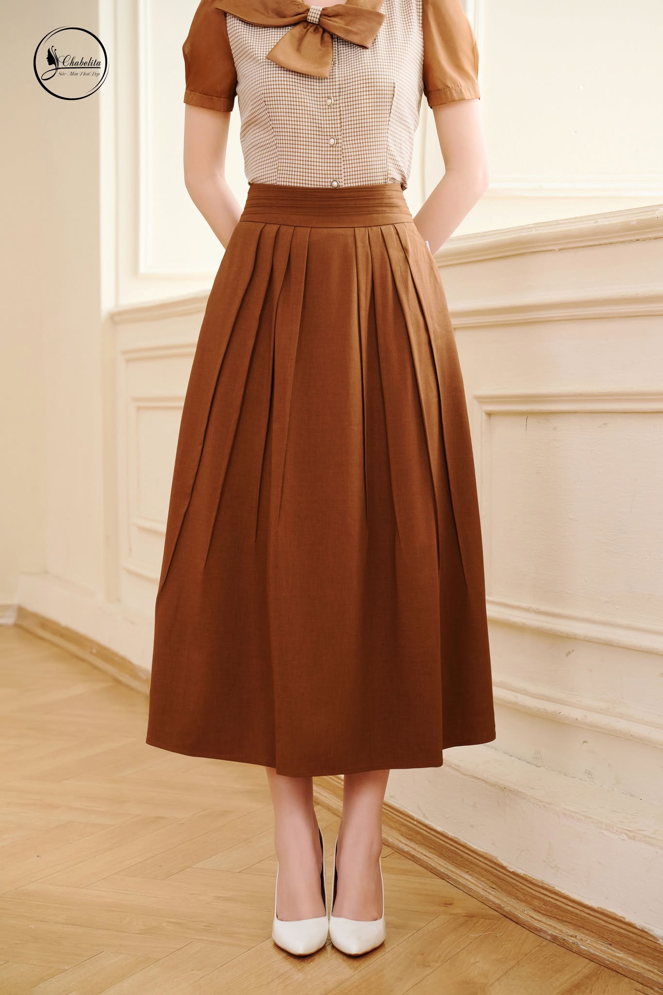 Chân váy xếp ly trước dáng dài màu nâu