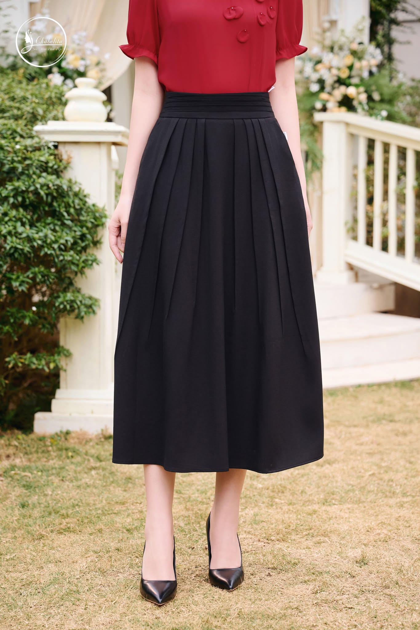 Chân váy xếp ly trước dáng dài màu đen