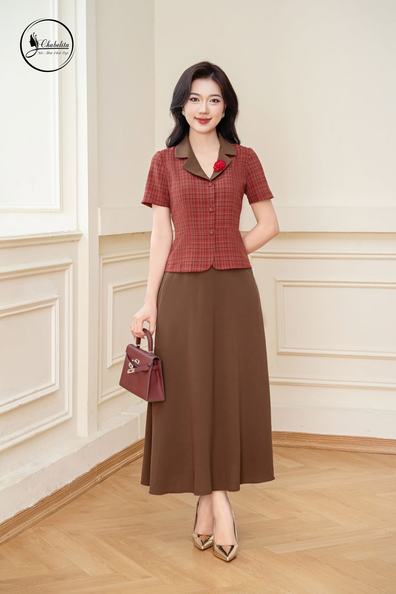 Chân váy xòe màu nâu đậm