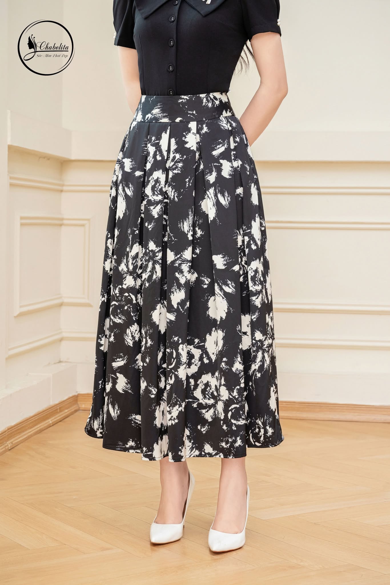 Chân váy họa tiết xòe xếp ly
