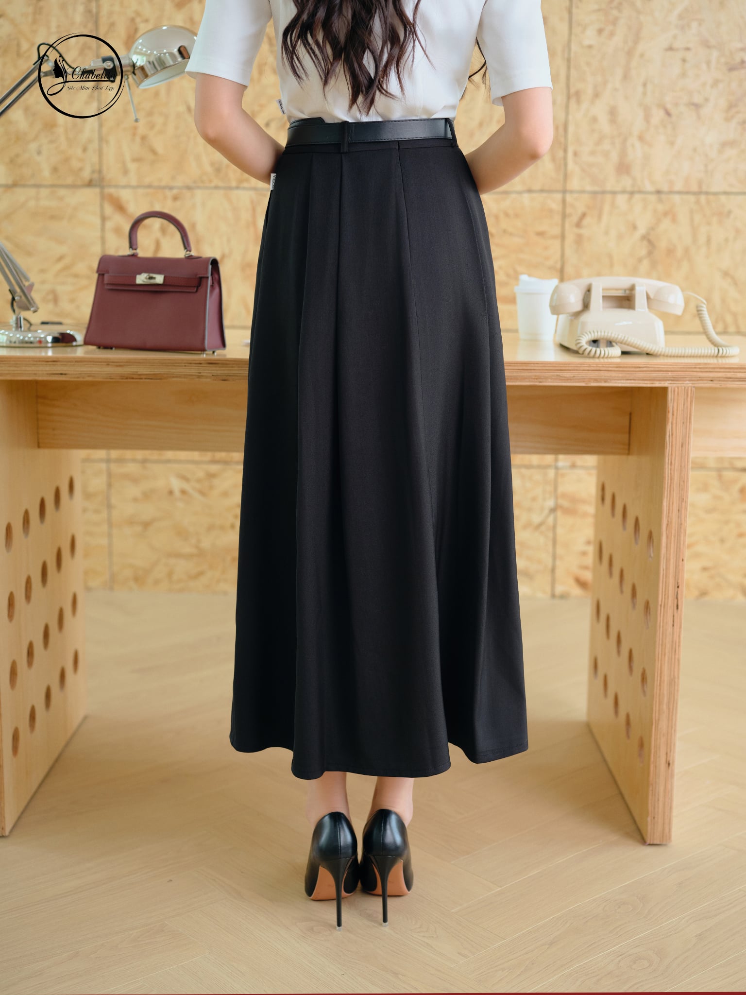 Chân váy xòe màu đen