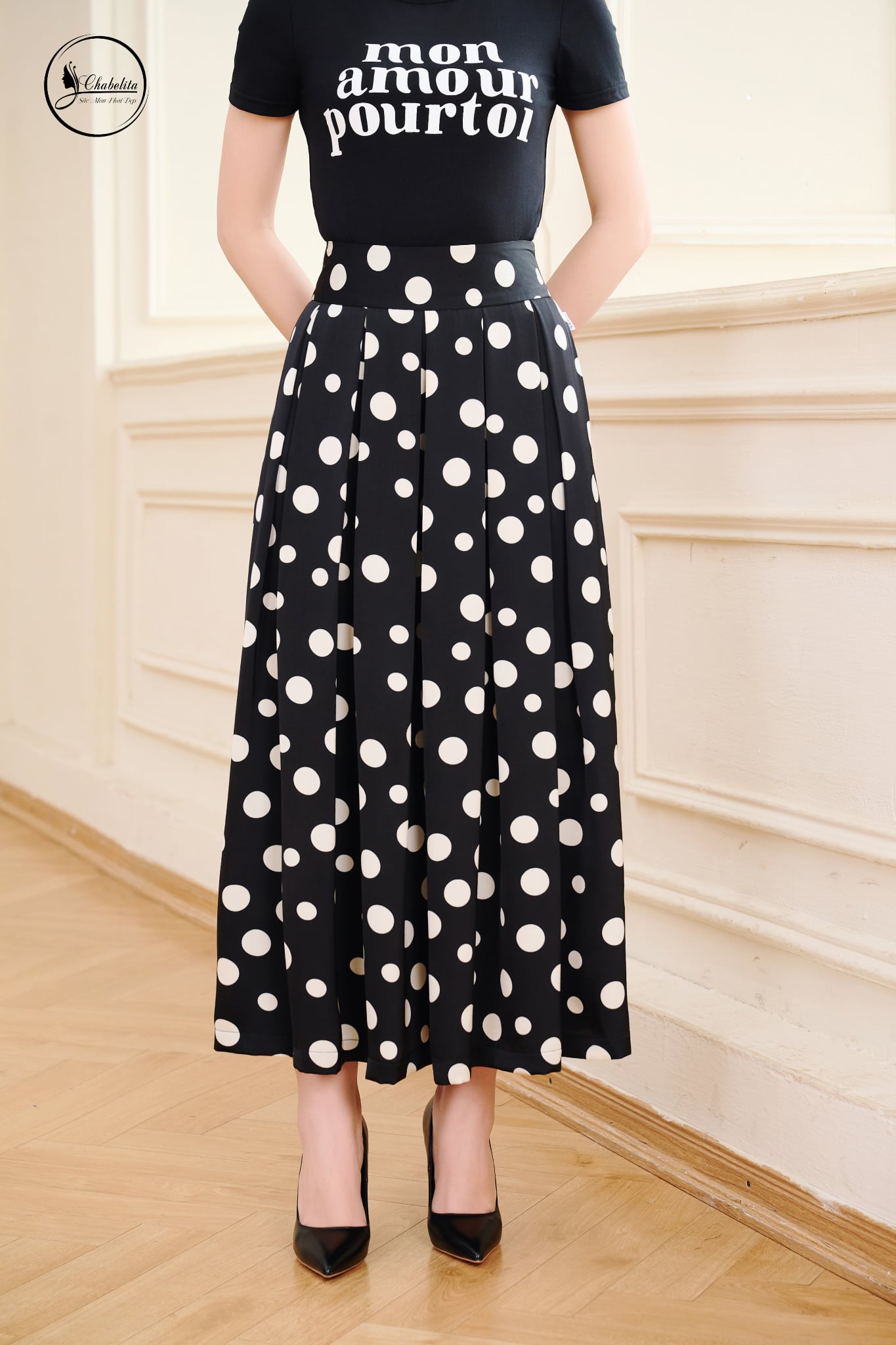 Quần xếp ly ống rộng màu chấm bi