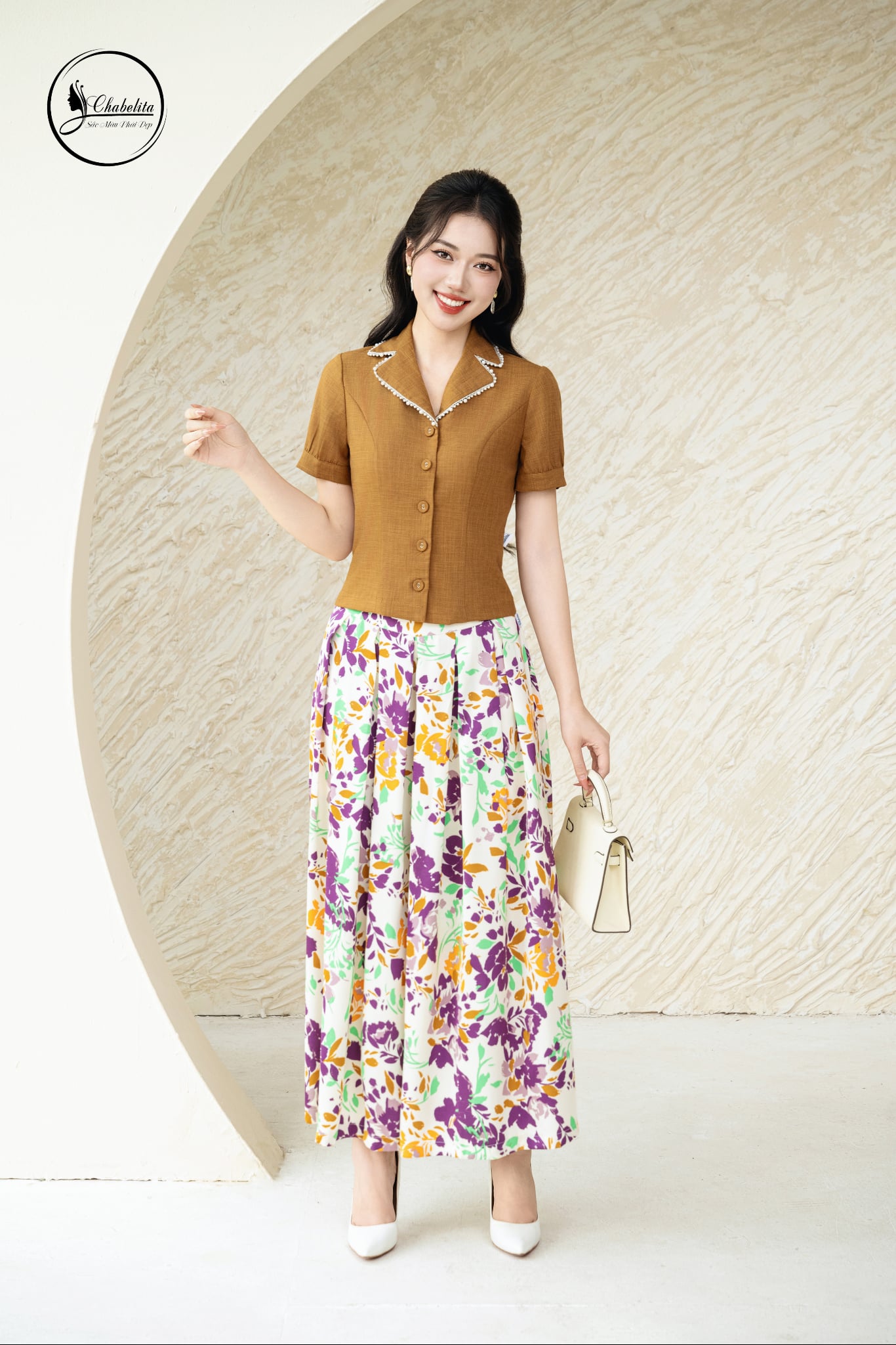 Áo sơ mi cổ vest phối viền màu nâu