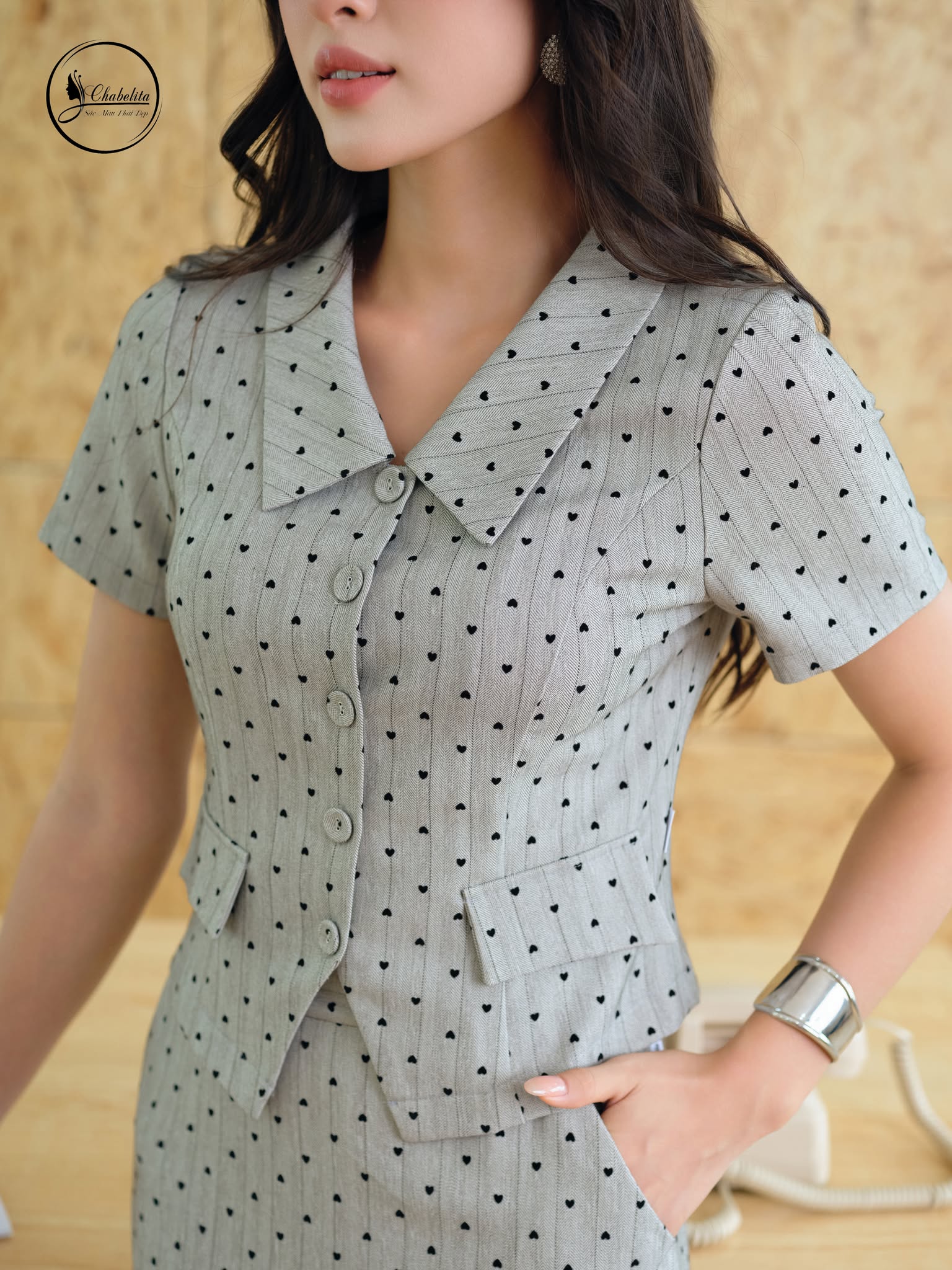 Sét bộ áo sơ mi phối chân váy màu ghi sáng