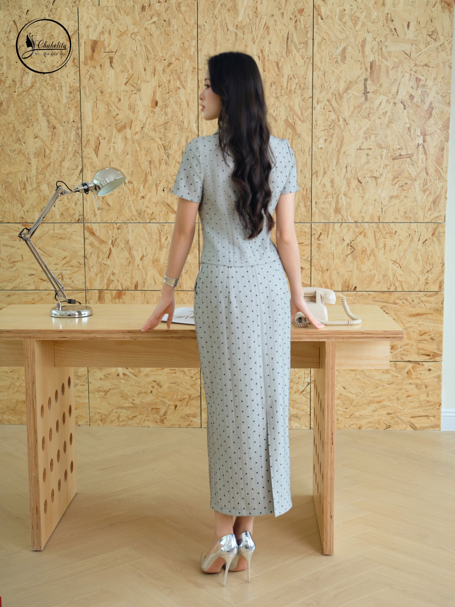 Sét bộ áo sơ mi phối chân váy màu ghi sáng